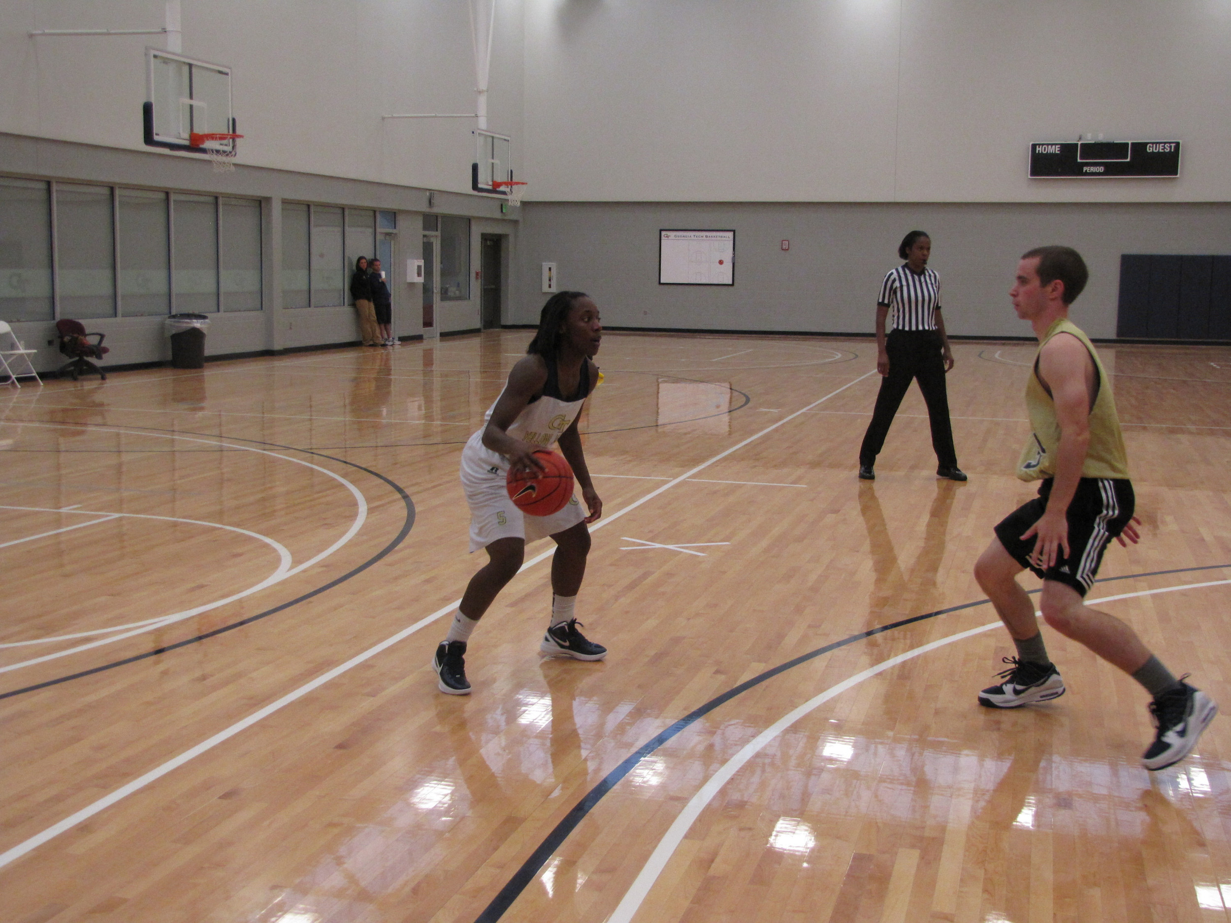Metra Walthour lines up a three-pointer during October 13 practice.