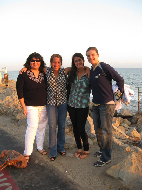 Amanda McDowell, Irina Falconi and Anca Dumitrescu with Amanda's mom