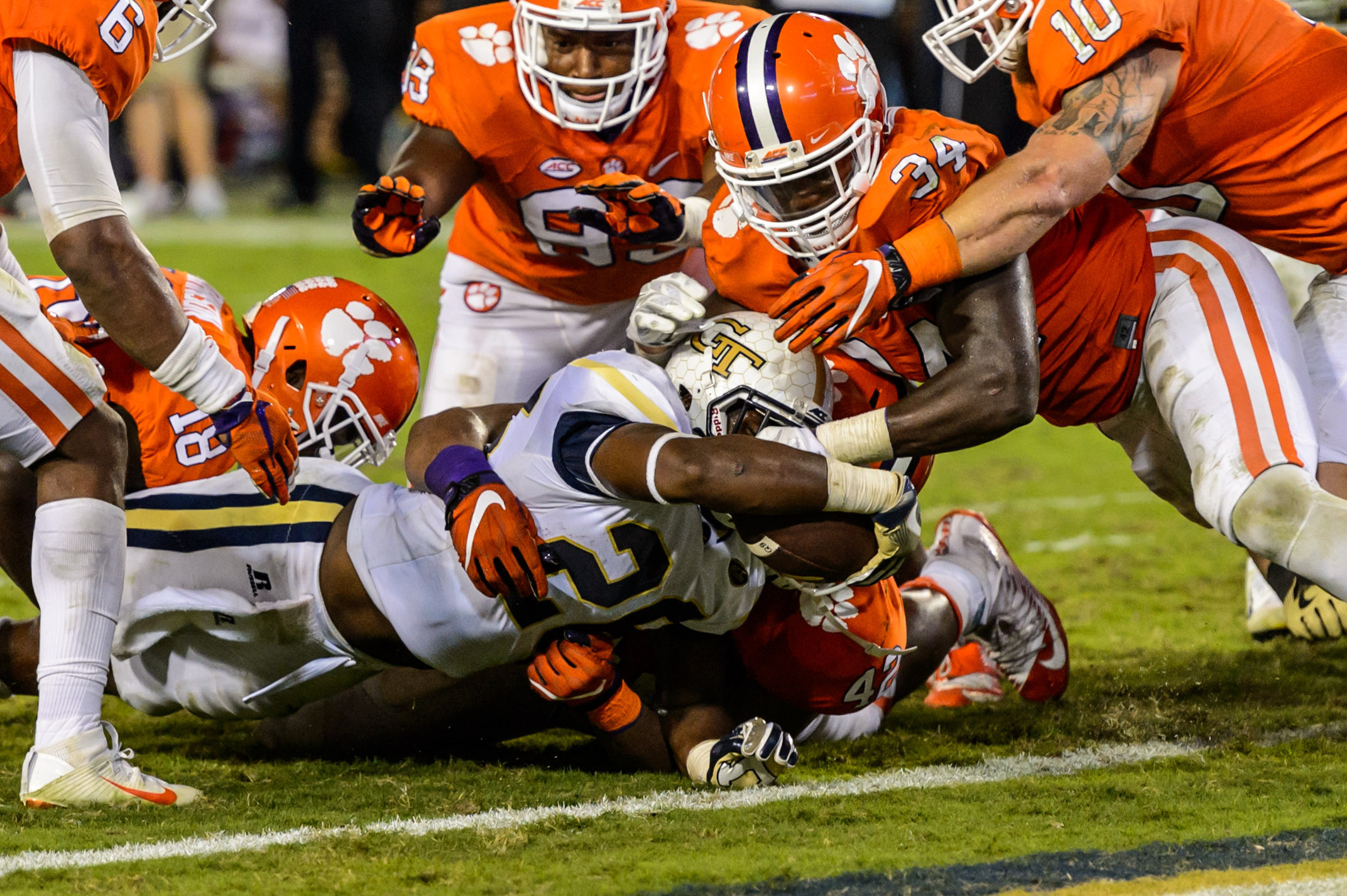 Dedrick Mills (26)