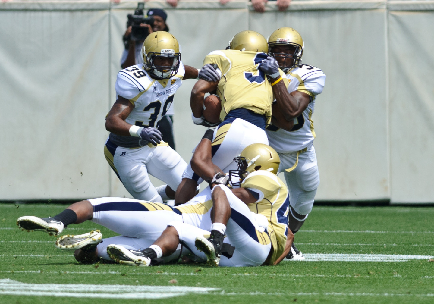 Fred Holton (39), Jemea Thomas (38), Marcus Wright (3)