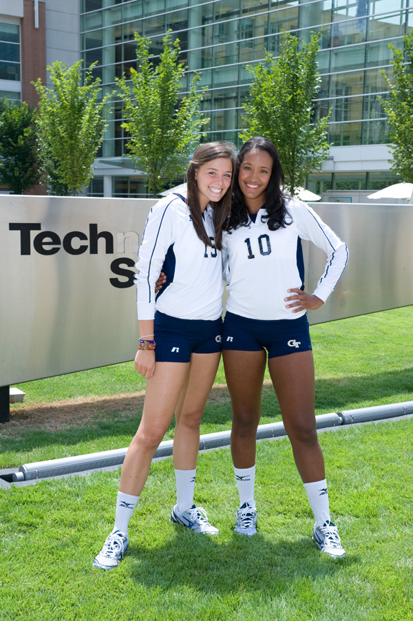 2009 Volleyball Photo Day. Photos by Rob Felt
