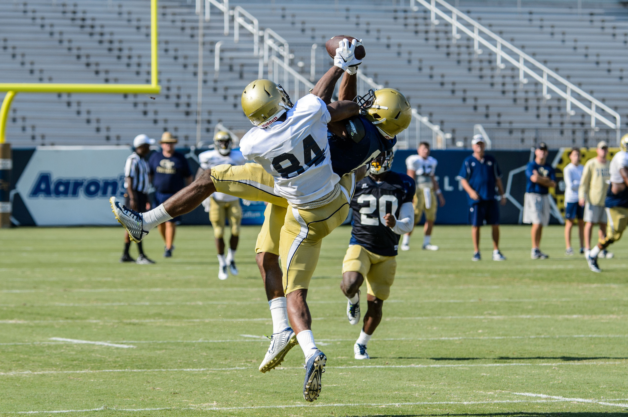 Chris Milton (6), Micheal Summers (84)