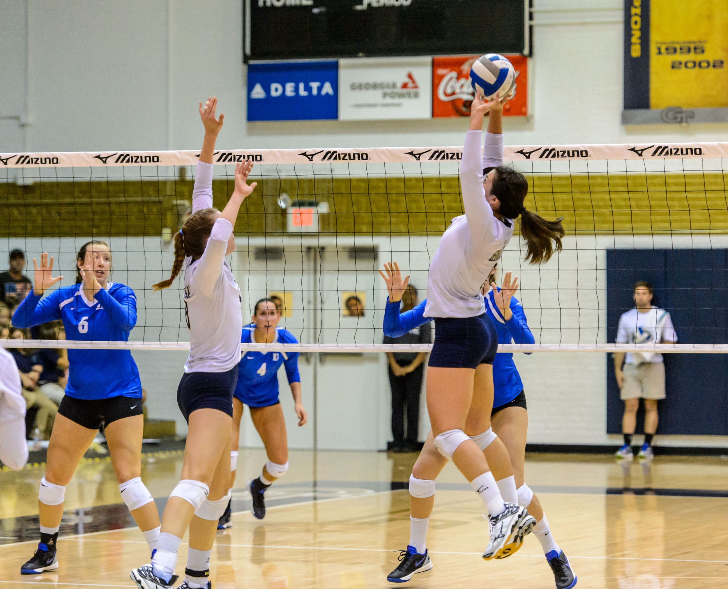 Rebecca Martin (8), Lauren Pitz (18)