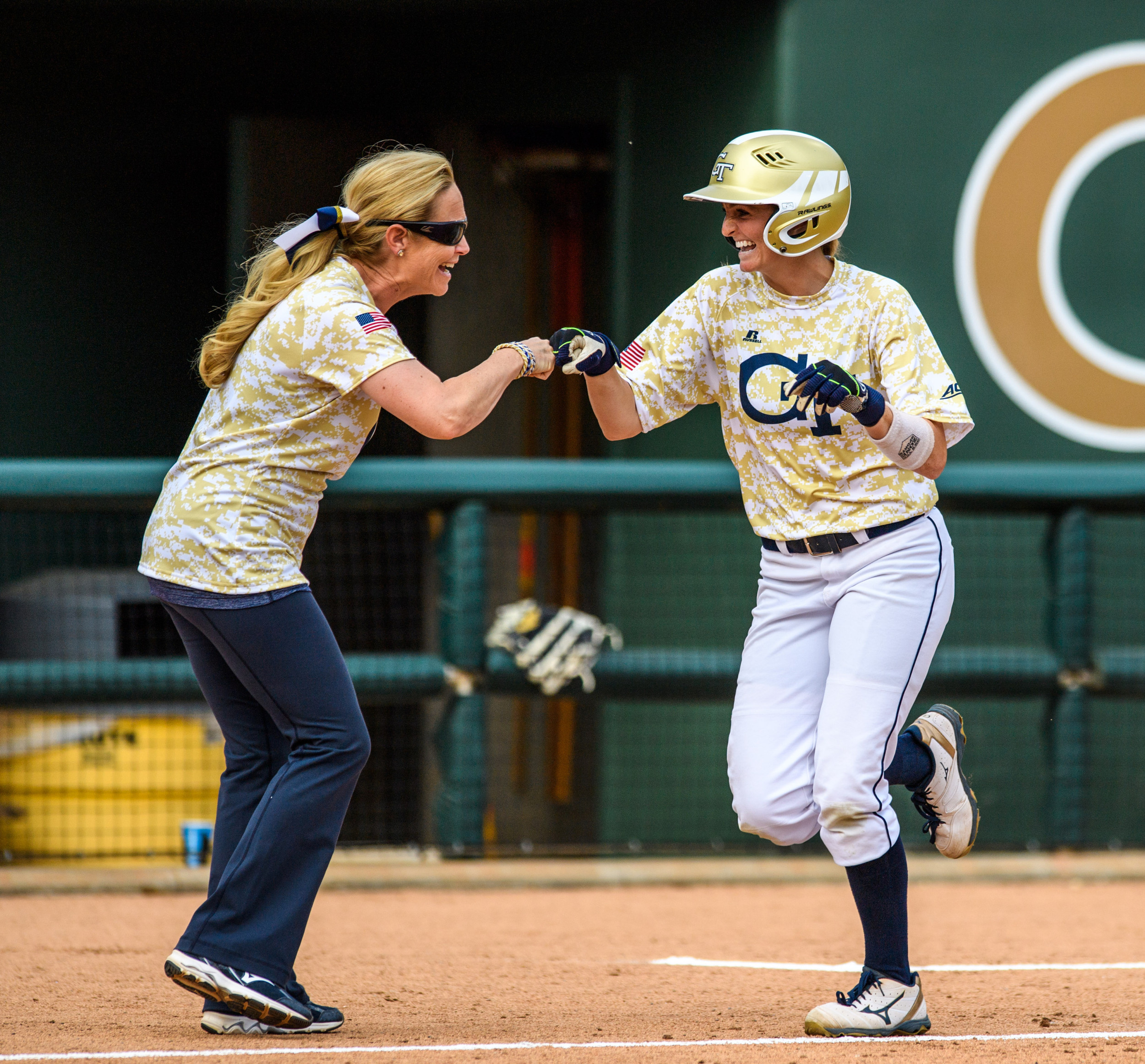 Colleen Darragh (24), Coach Shelly Hoerner