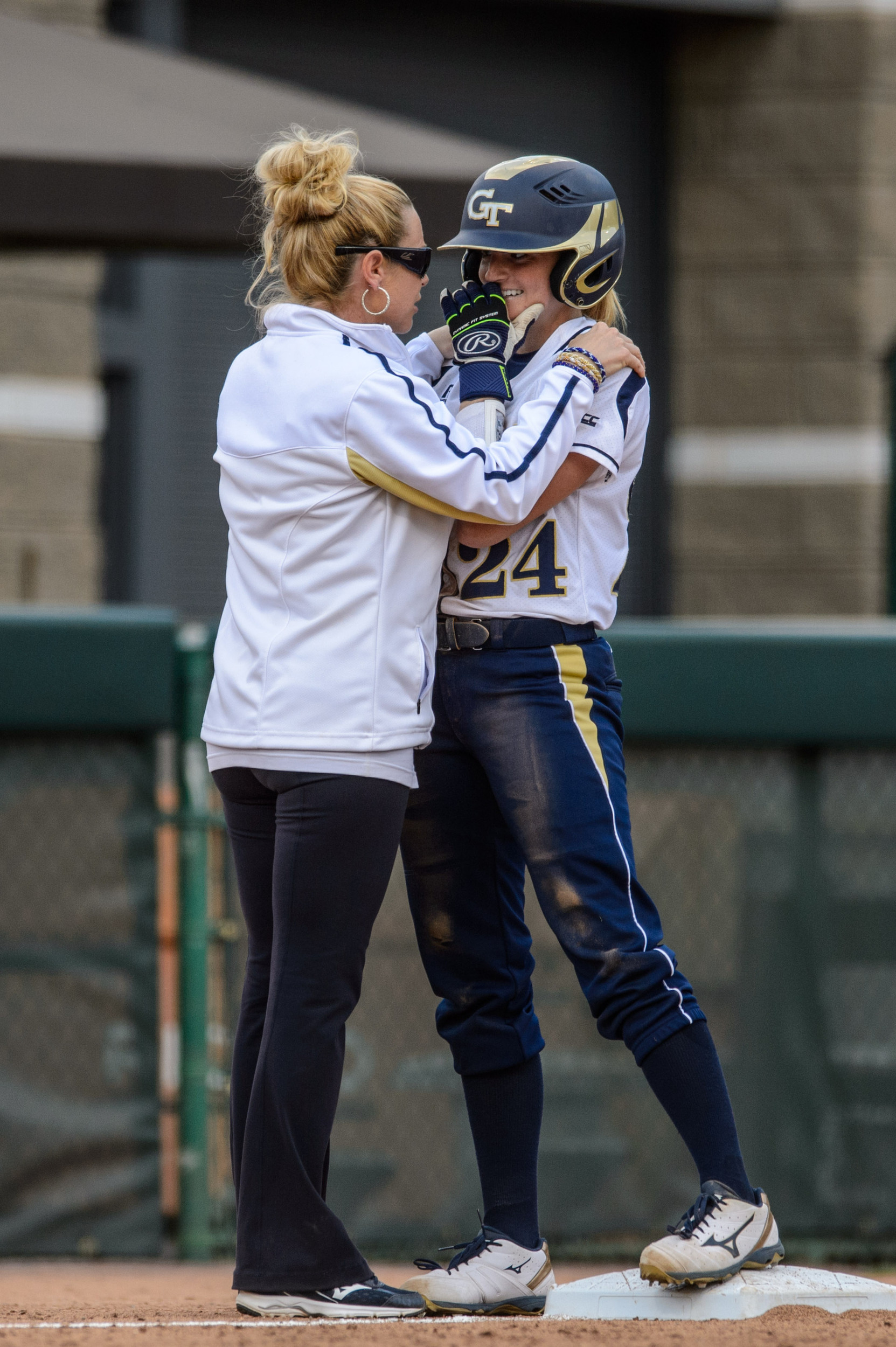 Colleen Darragh (24), Coach Shelly Hoerner