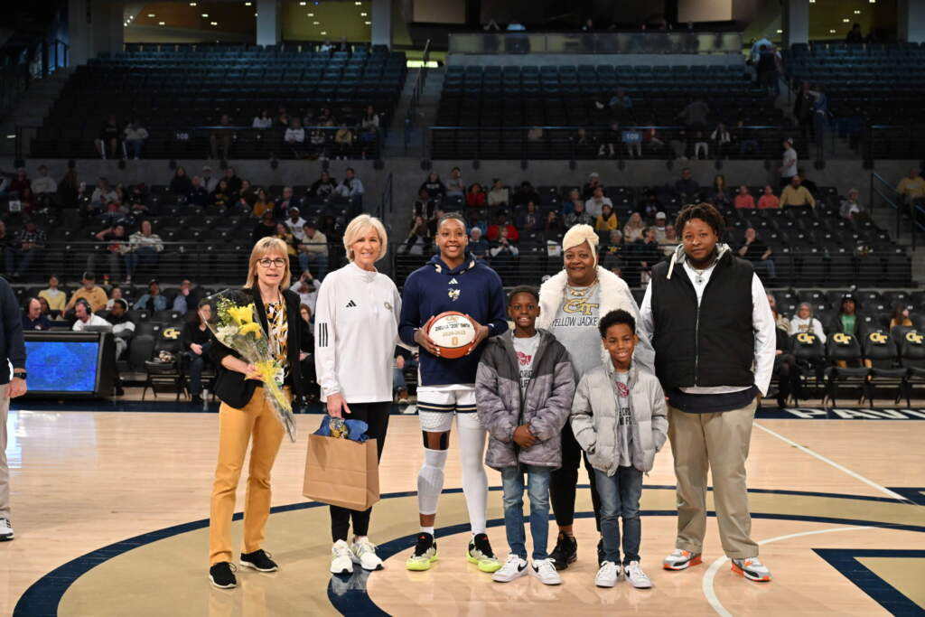 Women's Basketball- Zoe Smith