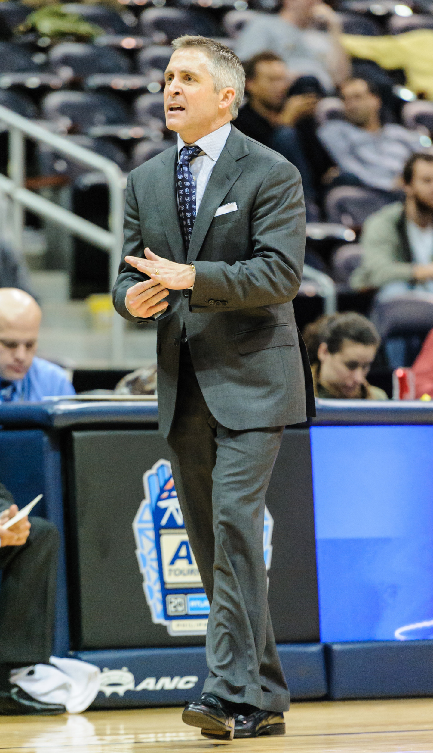 Coach Brian Gregory