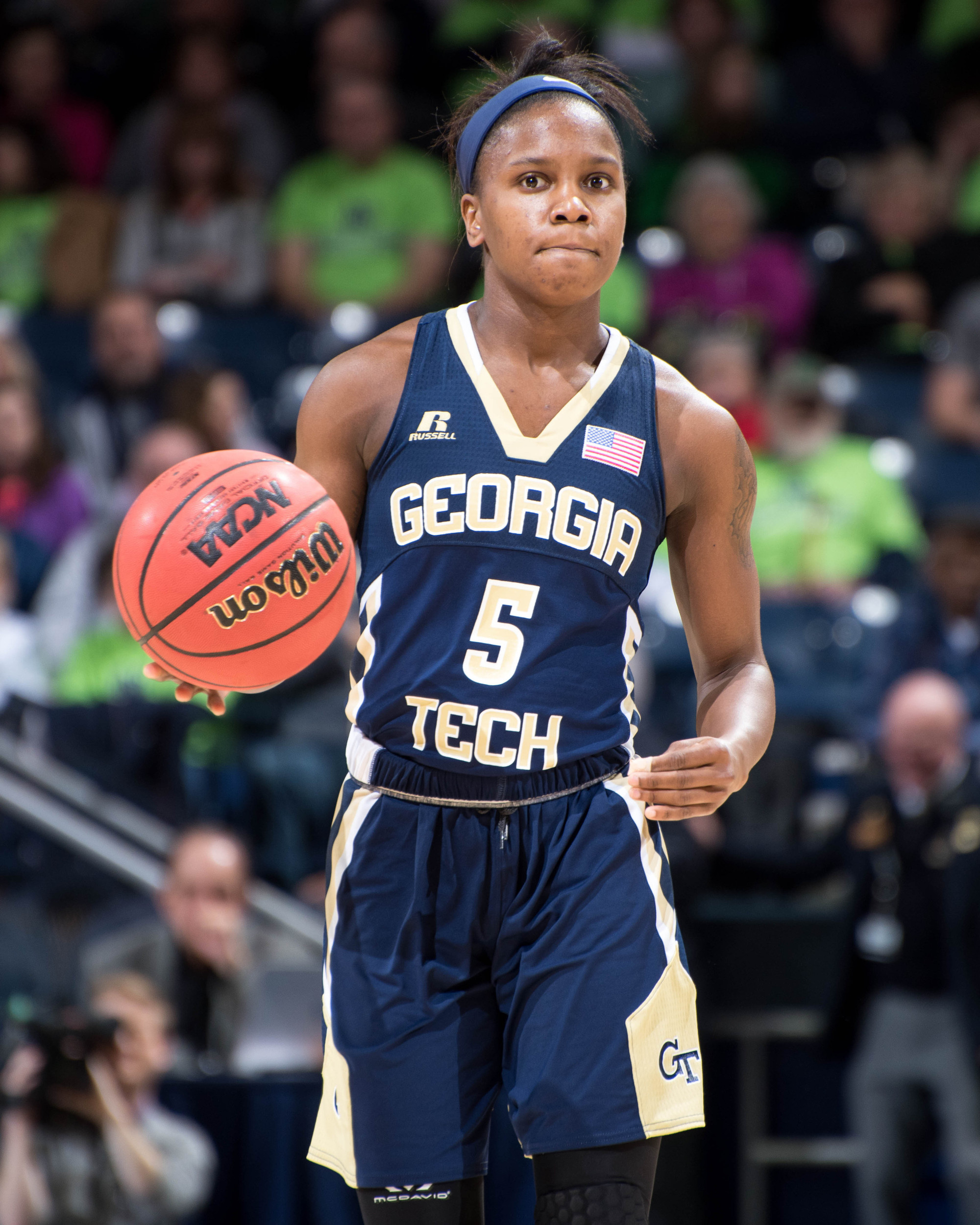 Ciani Cryor dribbles in the second quarter. Matt Cashore-USA TODAY Sports