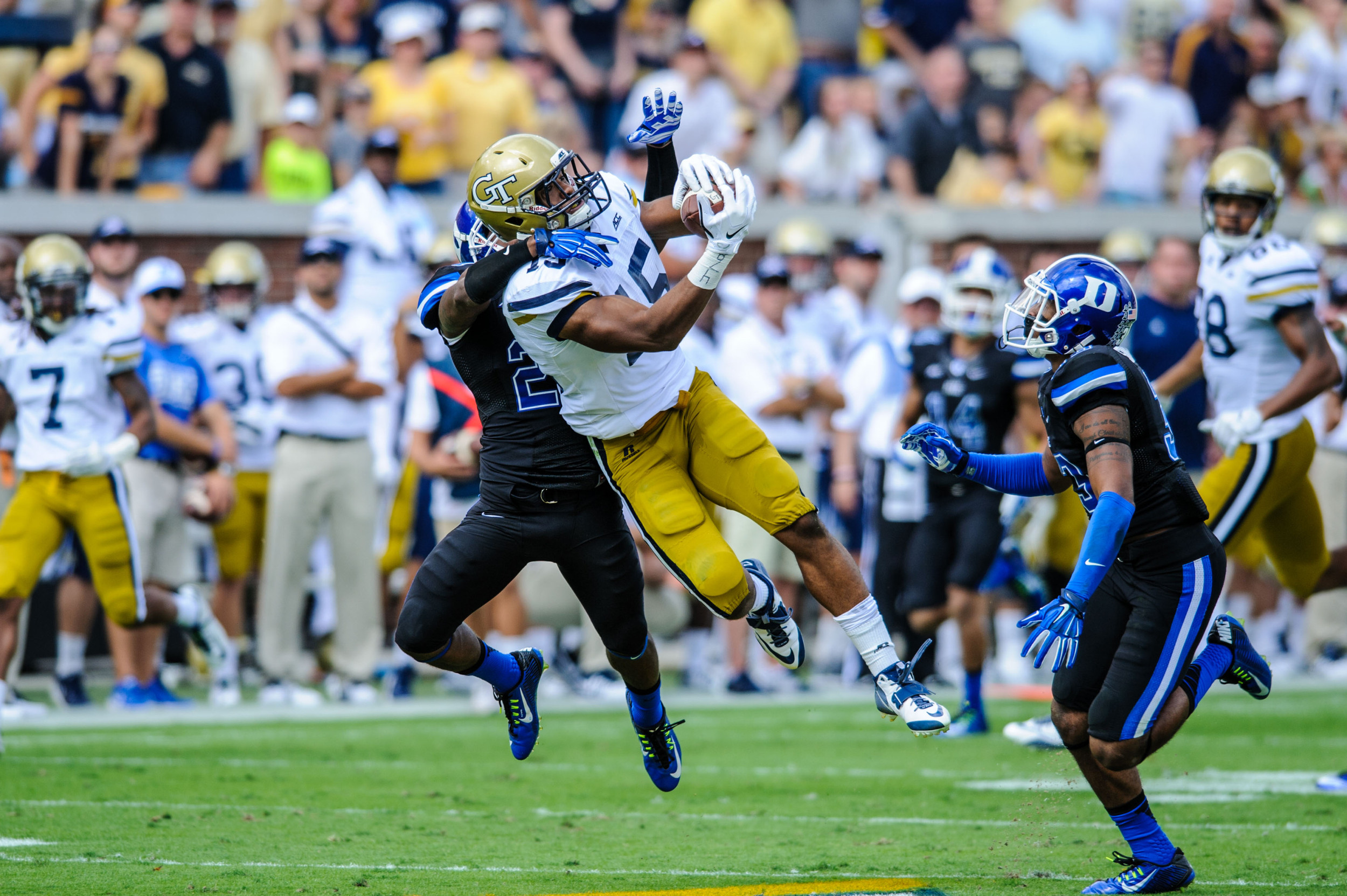 DeAndre Smelter (15)