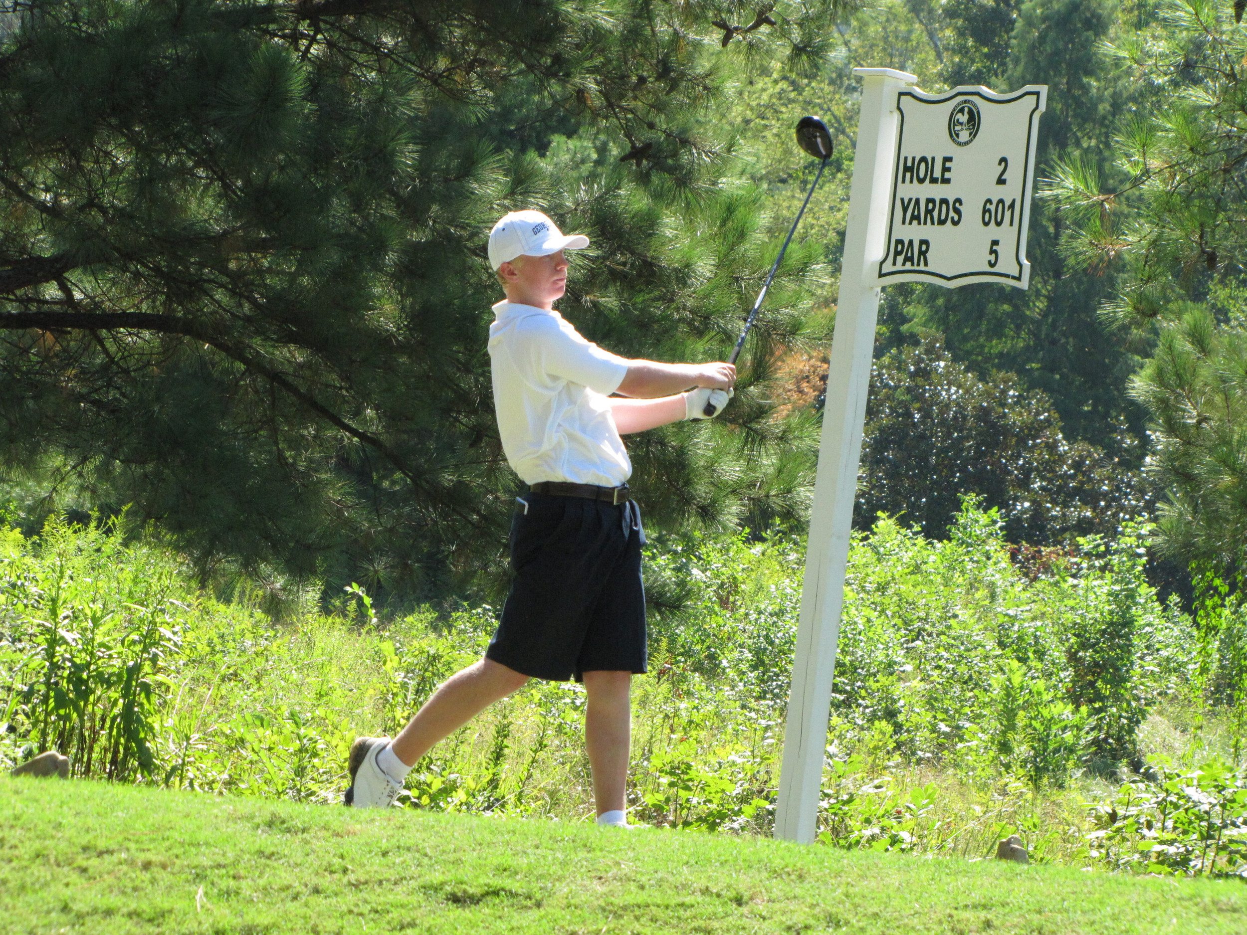 Anders Albertson during round 2 of the Carpet Capital Collegiate - September 10, 2011