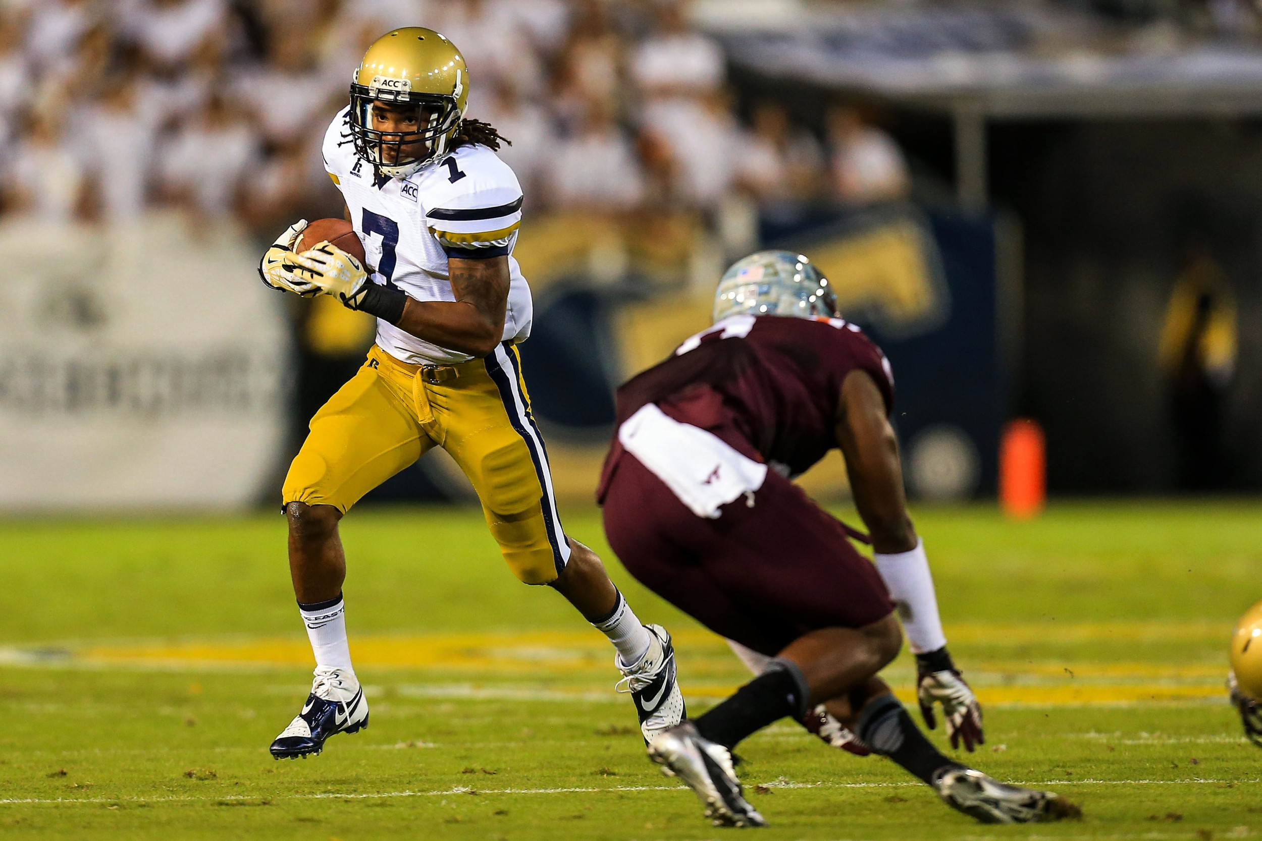 Running back B.J. Bostic (7) runs the ball in the first half. Mandatory Credit: Daniel Shirey-USA TODAY Sports