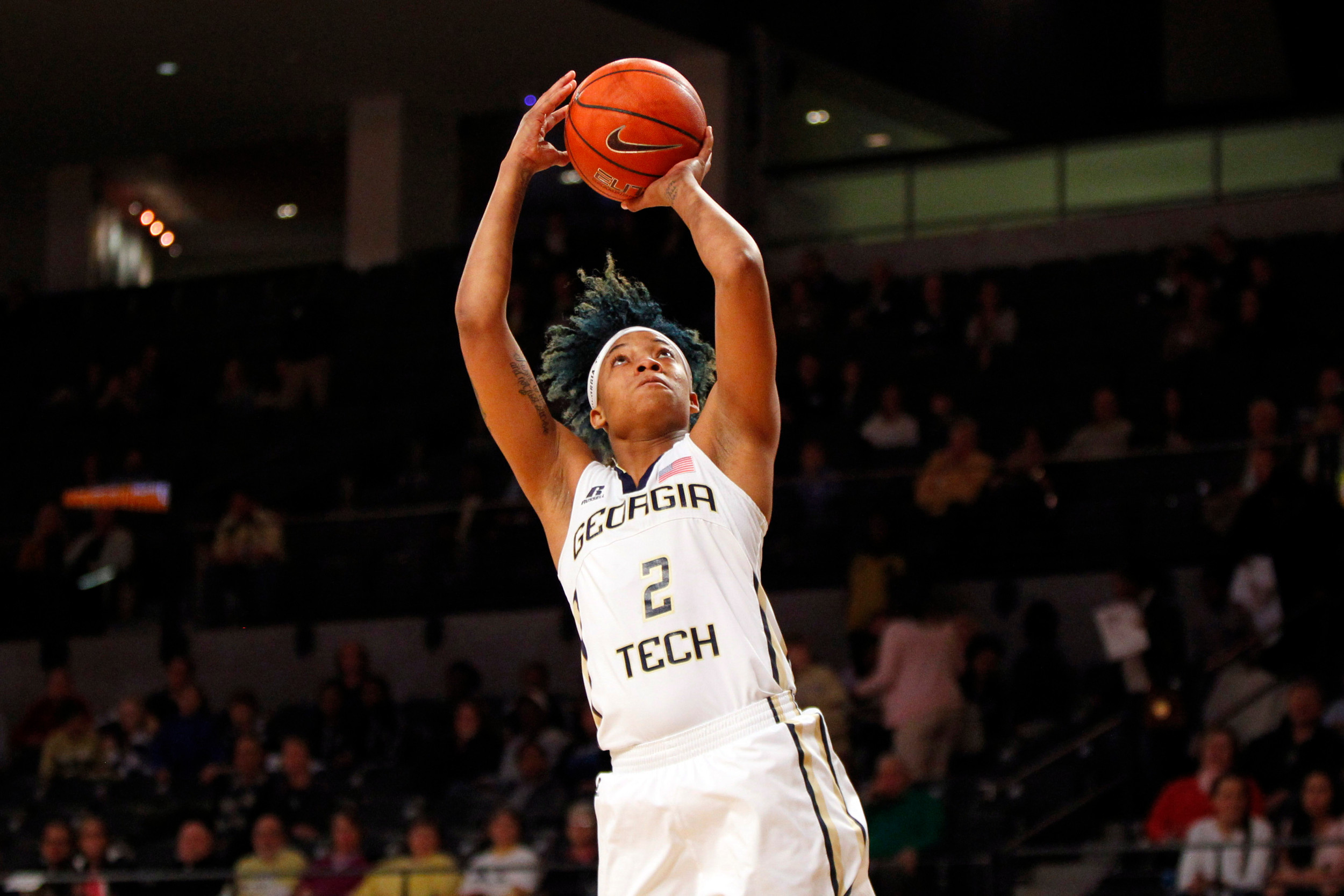 Aaliyah Whiteside shoots the ball against the Notre Dame Fighting Irish. Brett Davis-USA TODAY Sports