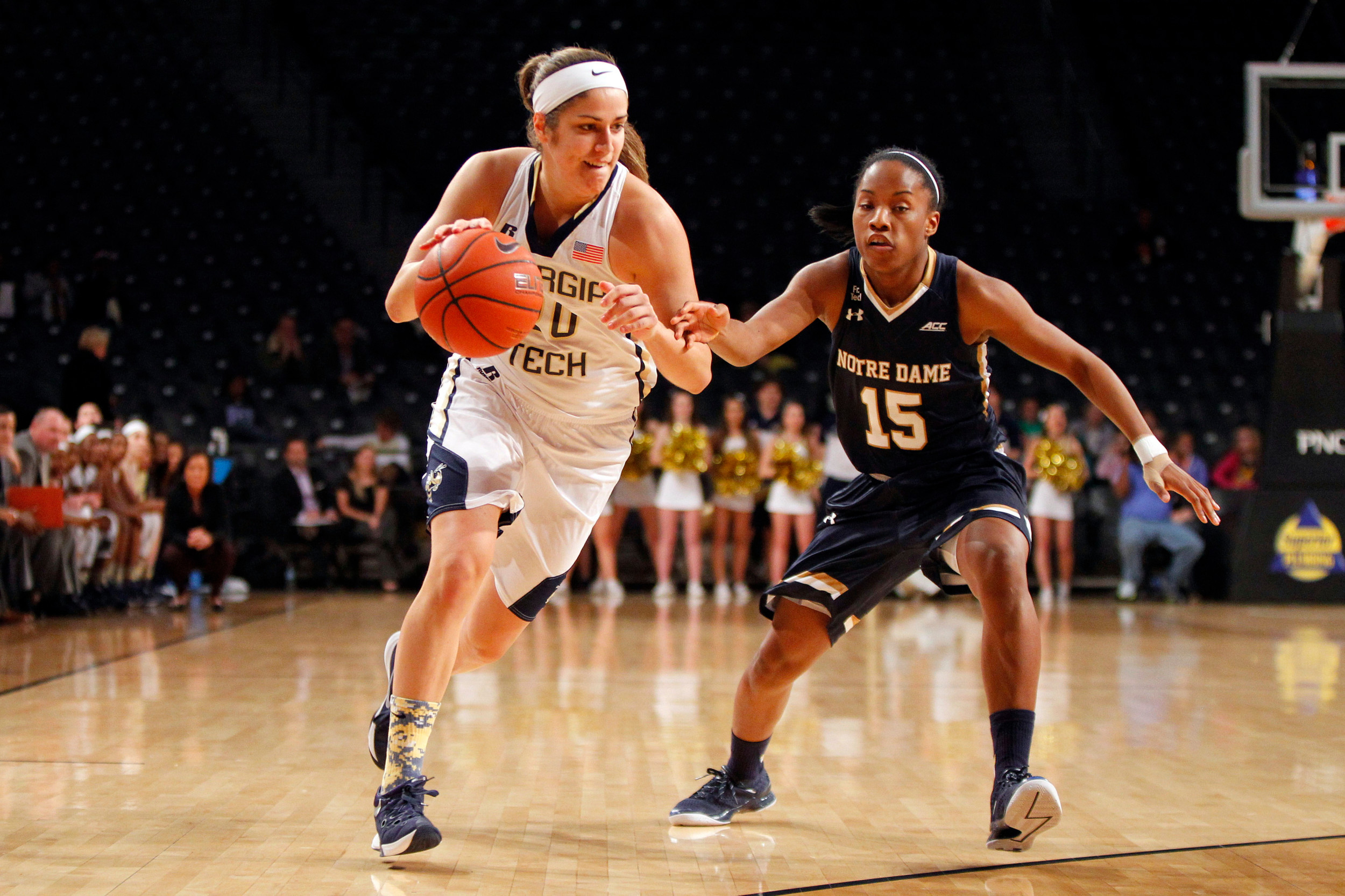 Irene Gari drives past Notre Dame Fighting Irish guard Lindsay Allen. Brett Davis-USA TODAY Sports