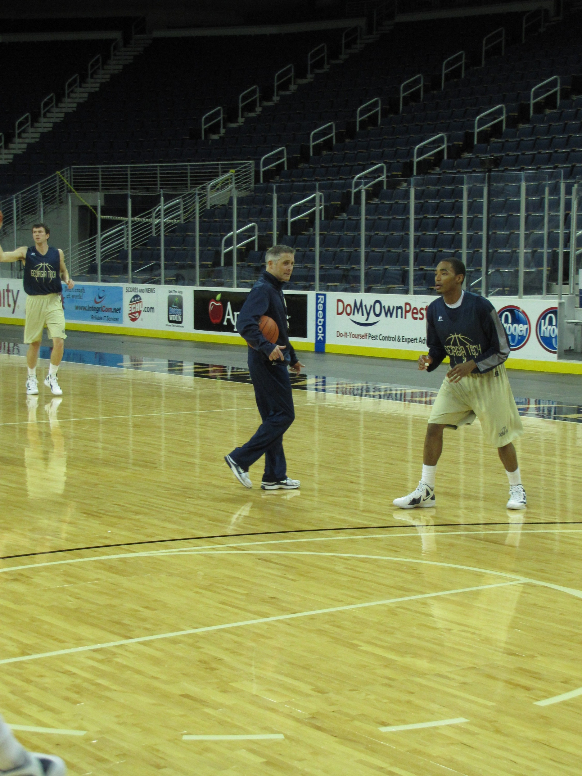 Georgia Tech men's basketball practice at the Arena at Gwinnett, November 2, 2011
