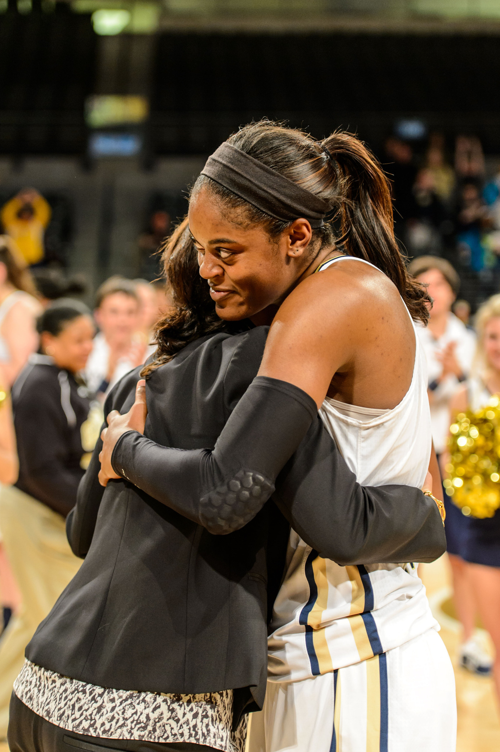 Kaela Davis (3), Coach MaChelle Joseph