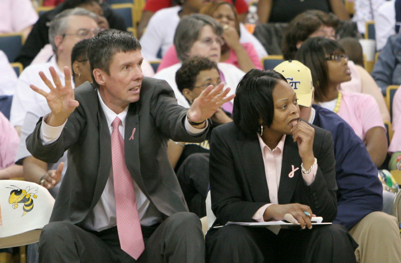 Associate Head Coach Mark Simons