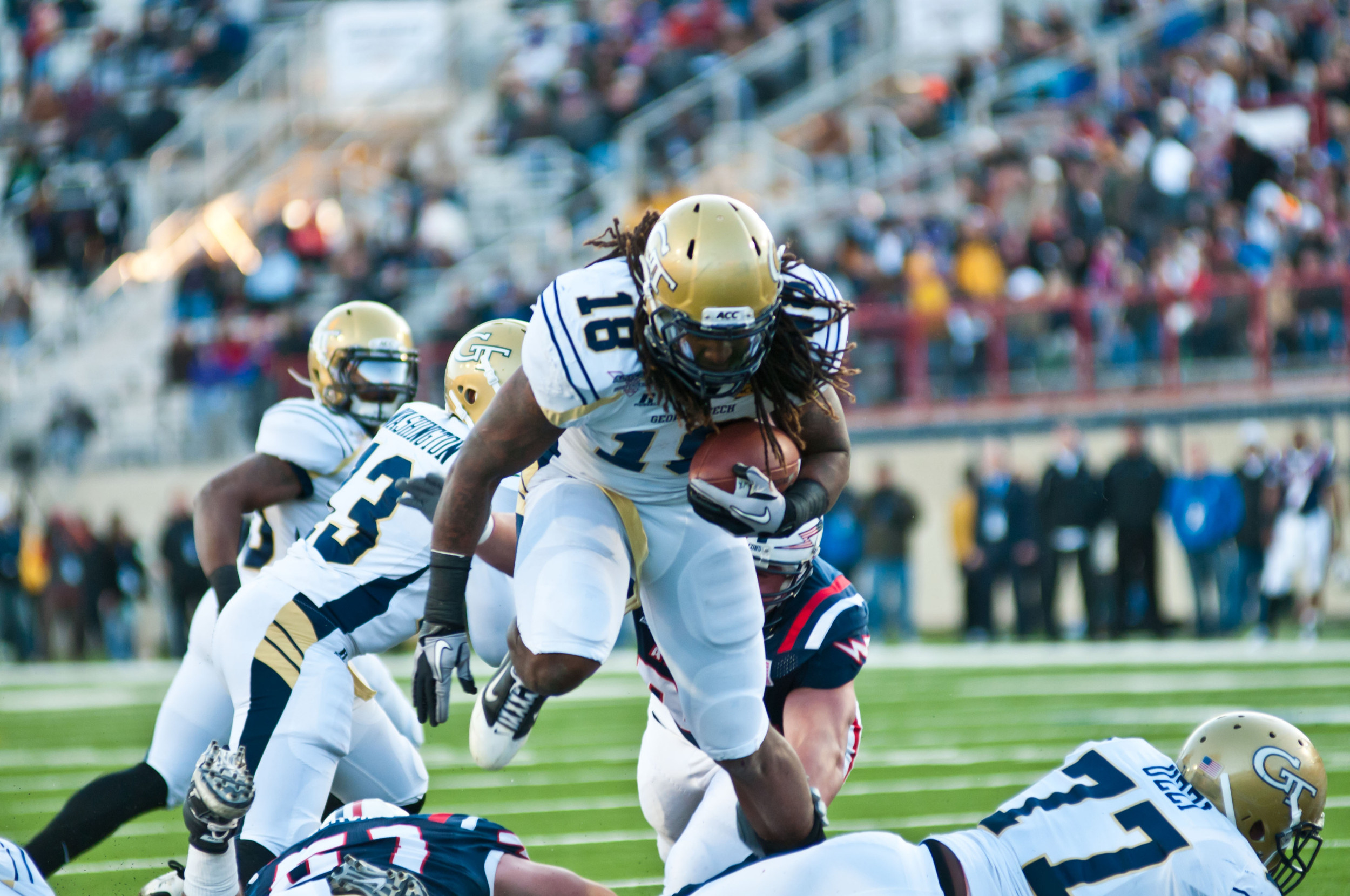 Anthony Allen scores for Georgia Tech at Independence Bowl