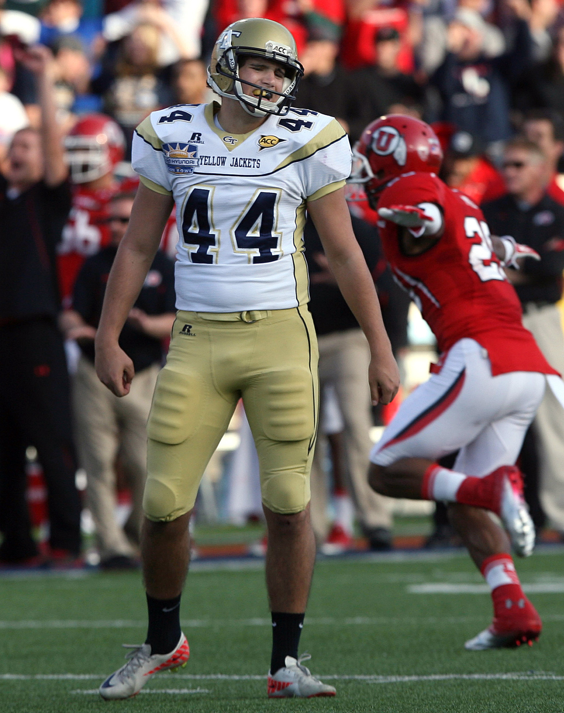 Georgia Tech kicker David Scully (44) reacts as he misses a kick against Utah during the Sun Bowl NCAA college football game on Saturday, Dec. 31, 2011, in El Paso, Texas. Utah won 30-27 in overtime. (AP Photo/El Paso Times, Mark Lambie) EL DIARIO OUT; JUAREZ MEXICO OUT; IF USE ON LAM OR LAT AND EL DIARIO DE EL PASO OUT
