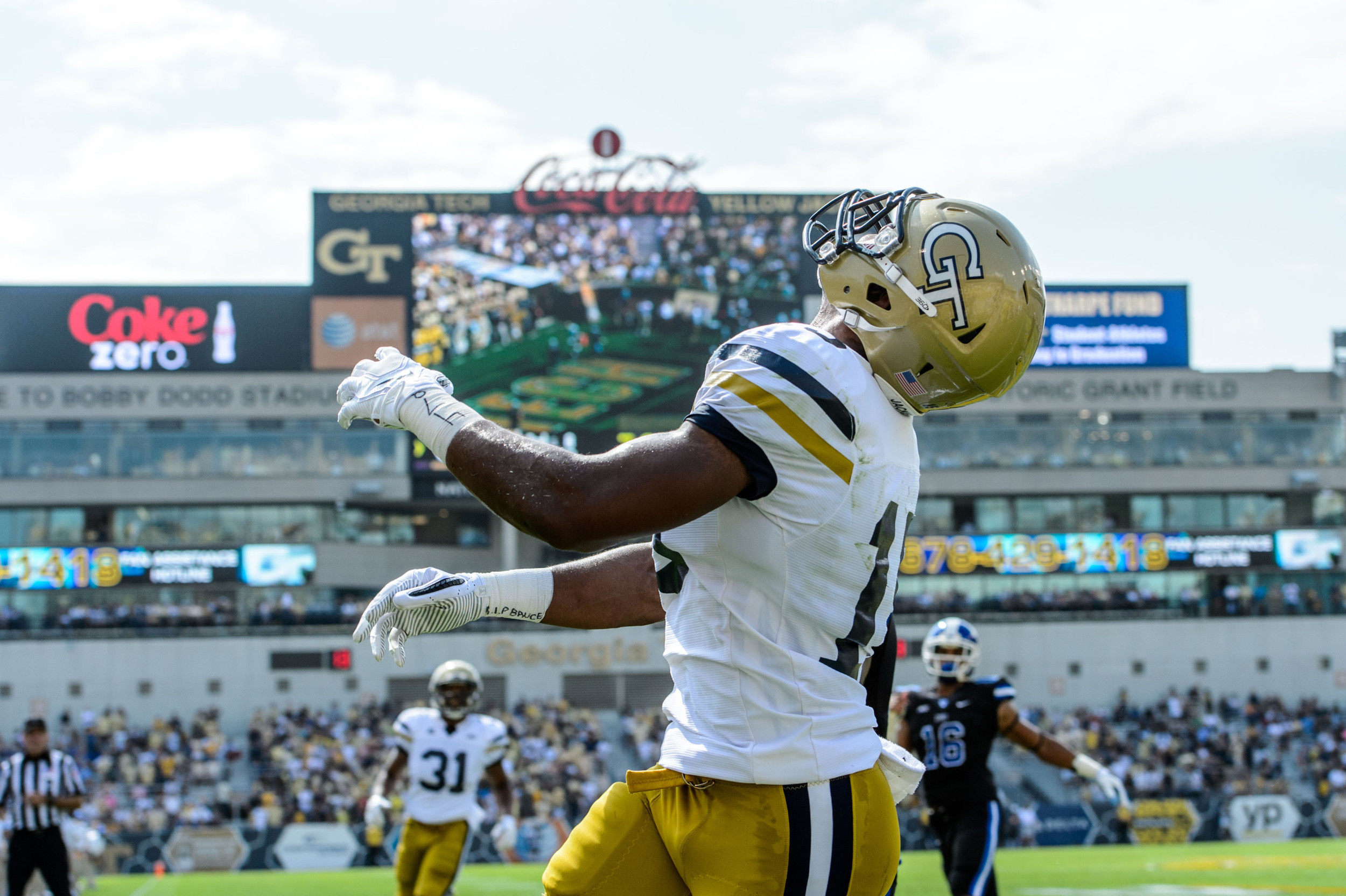 DeAndre Smelter (15)