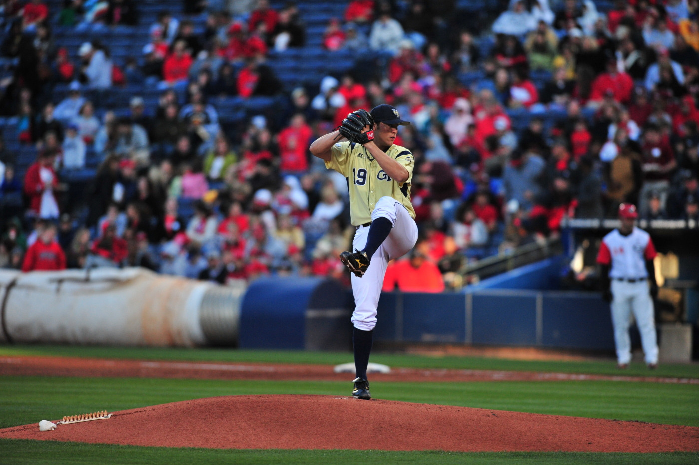 Mark Pope gets the victory against Georgia at Turner Field - April 27, 2010.