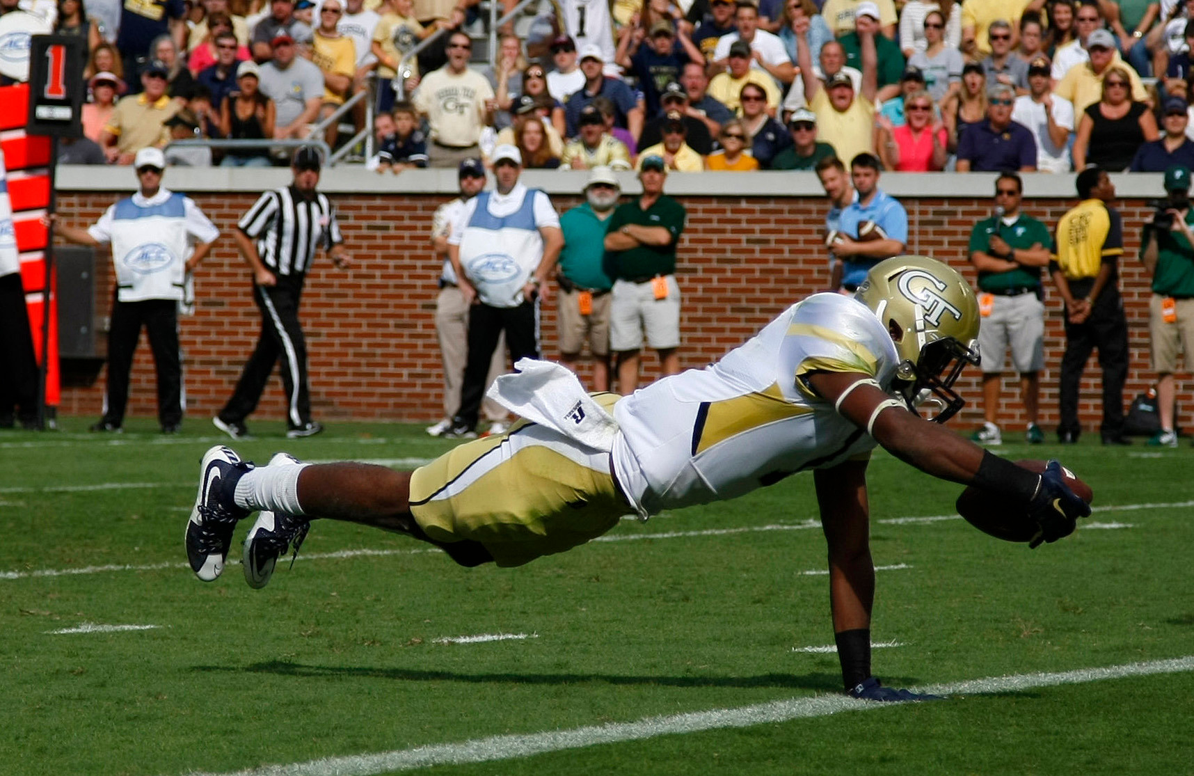 Georgia Tech Yellow Jackets running back Qua Searcy (1) dives into the end zone for a touchdown against the Tulane Green Wave in the second quarter at Bobby Dodd Stadium. Brett Davis-USA TODAY Sports