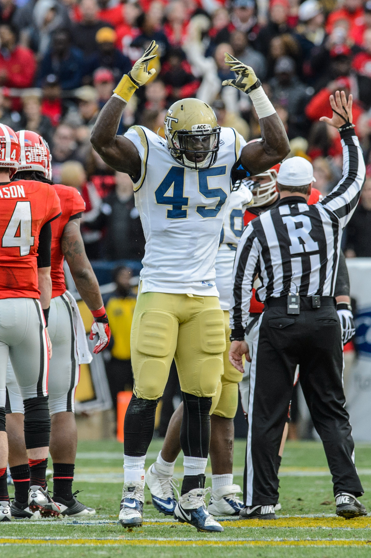 Jeremiah Attaochu (45)