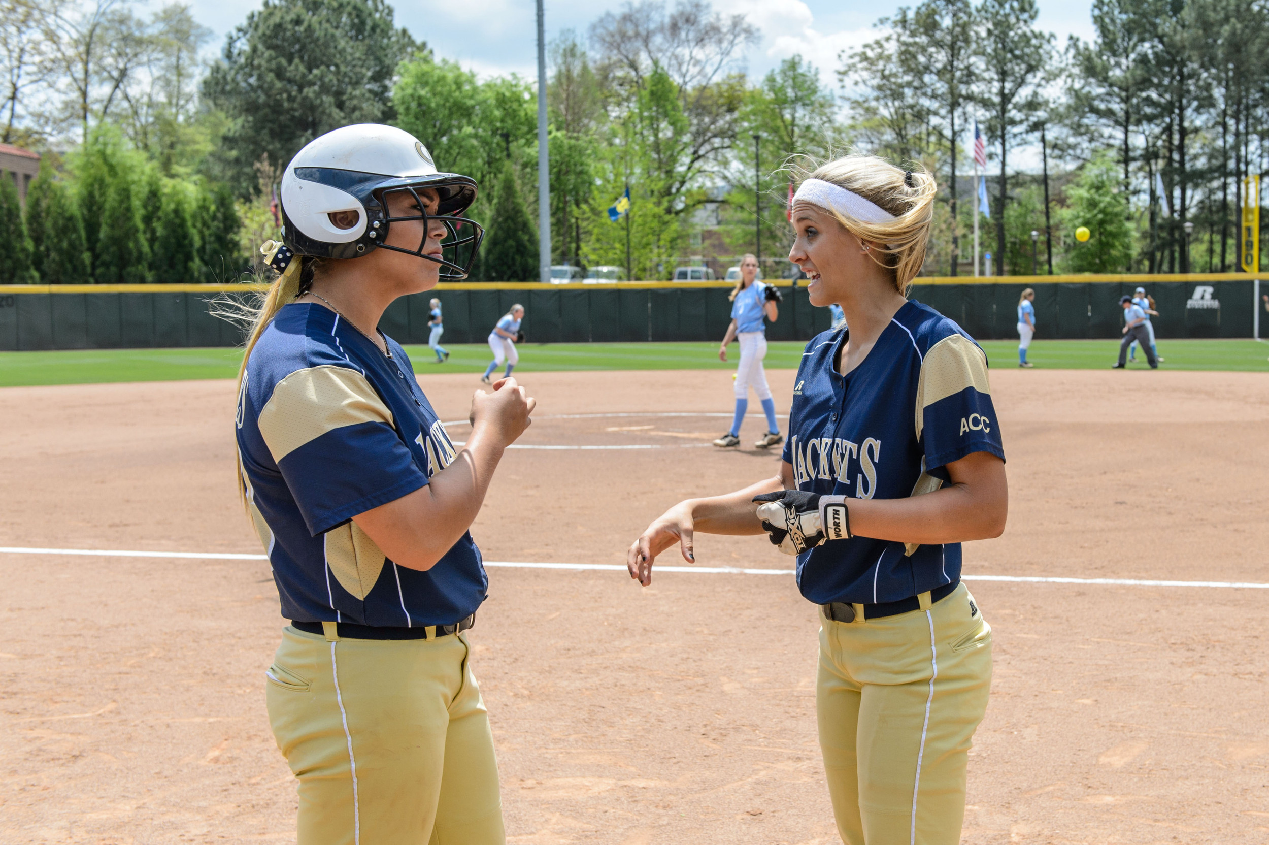 Kanani Cabrales (33), Hayley Downs (1)