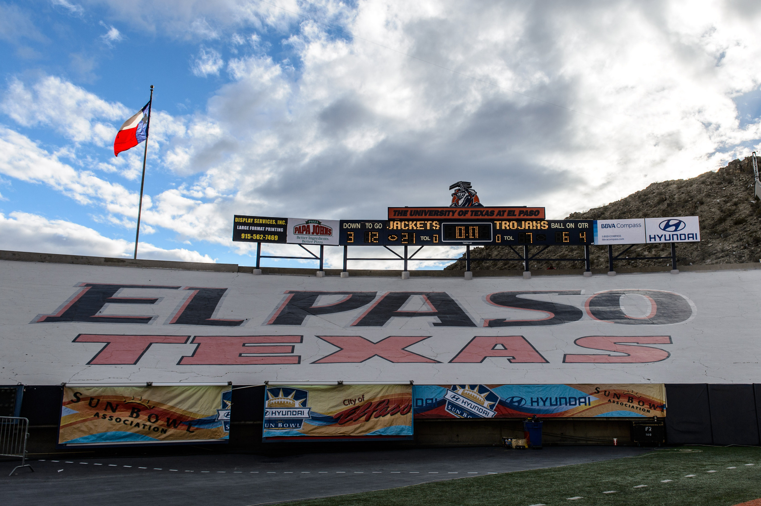 Final score in El Paso: Jackets 21, Trojans 7.