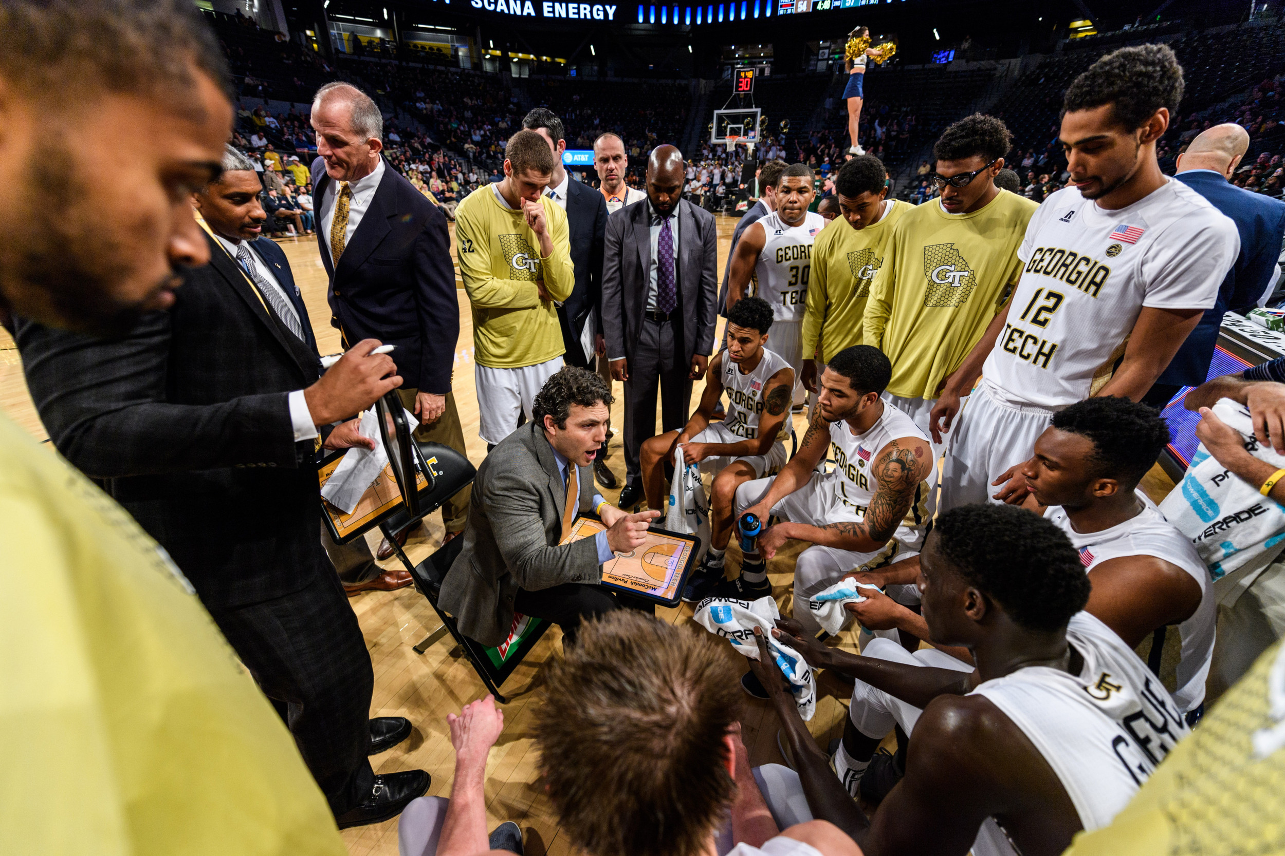 Coach Josh Pastner talks to the team during a timeout