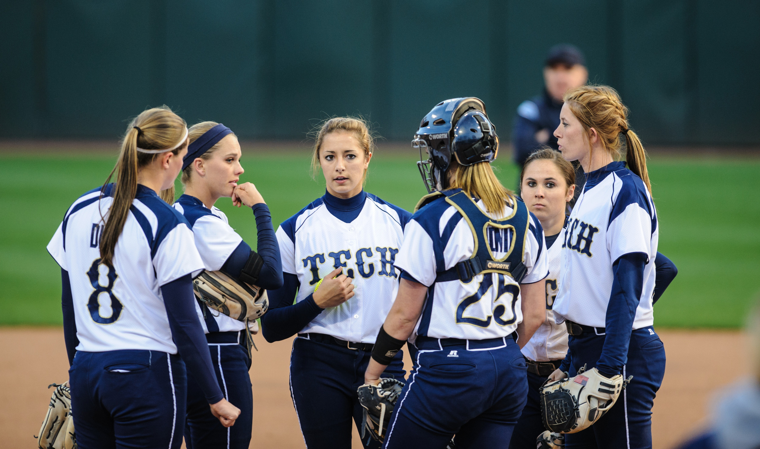 Danielle Dike (8), Karly Fullem (22), Kylie Kleinschmidt (21), Alysha Rudnik (25), Ashley Thomas (5), Chelsie Thomas (11)