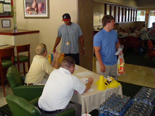 Players arrive for the start of fall camp (July 22, 2008)