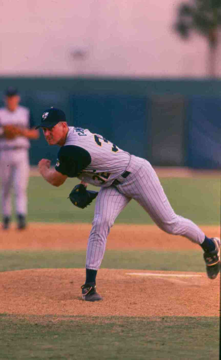 Chuck Crowder, baseball