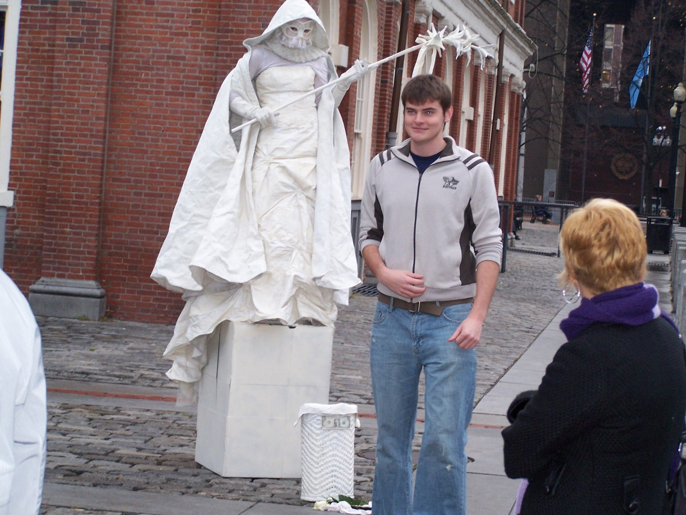 Krzysztof Jurgowski (manager) with a mime in Faneuil Hall