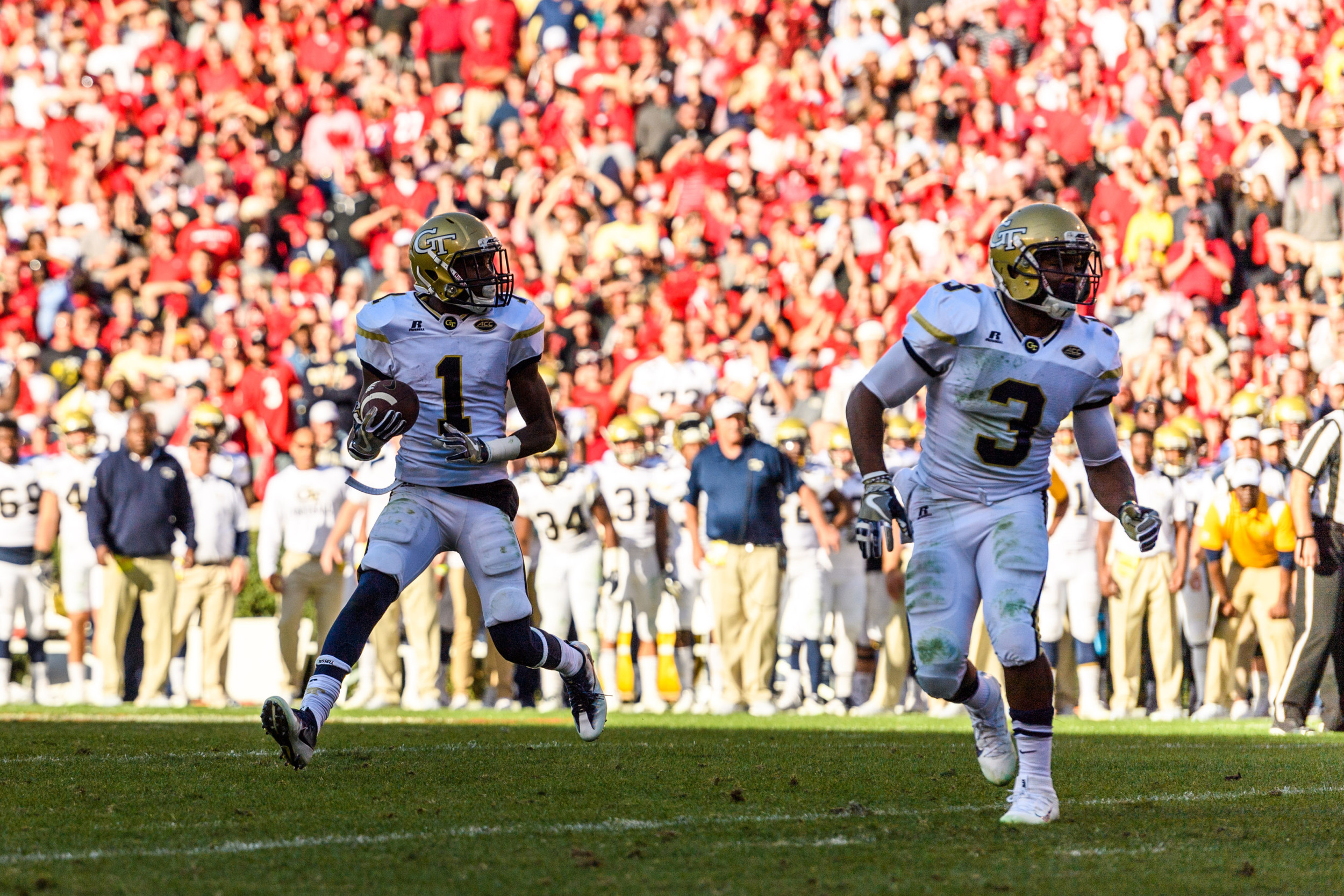 Qua Searcy (1), Isiah Willis (3)