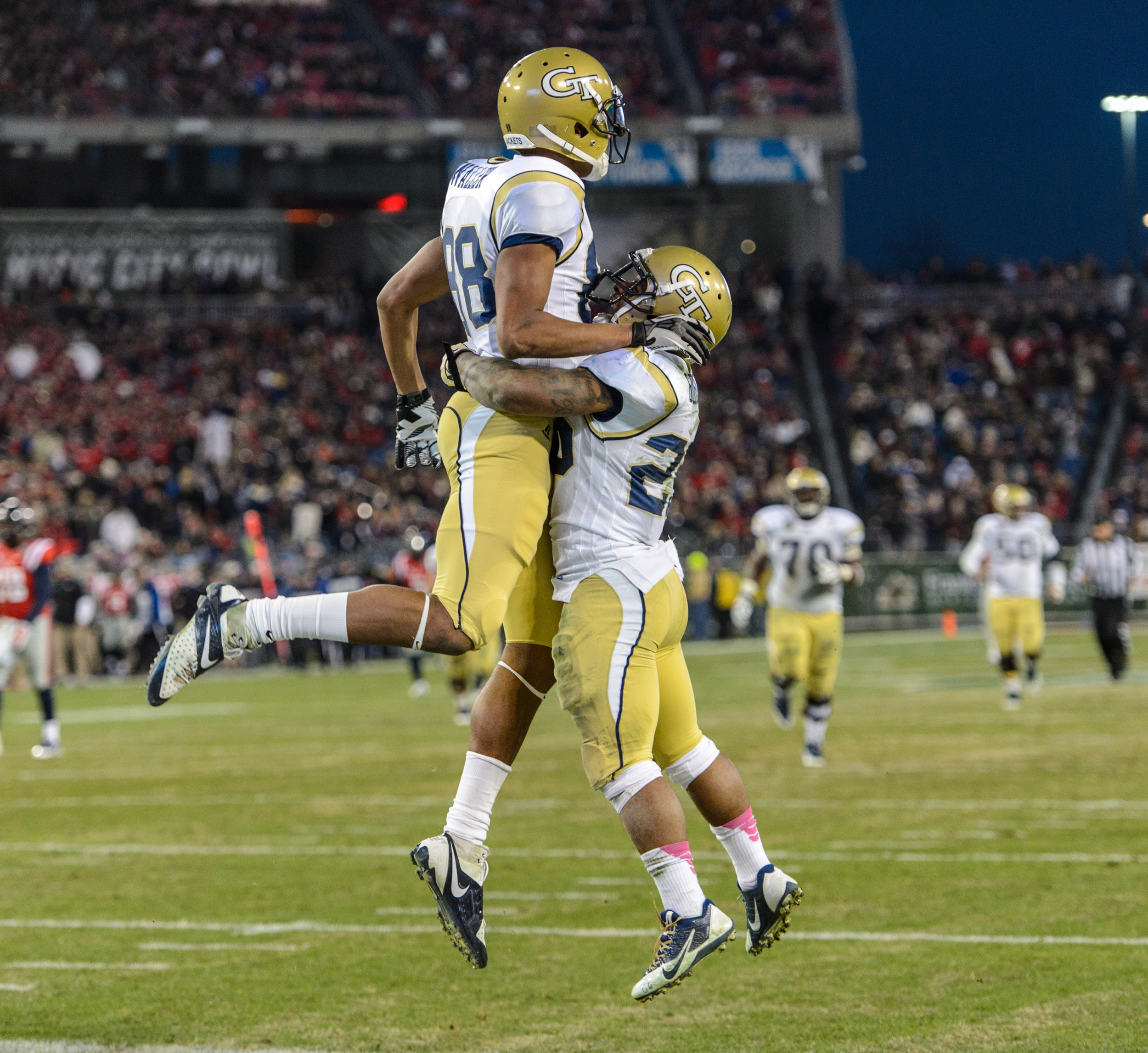 Robert Godhigh (25), Darren Waller (88)