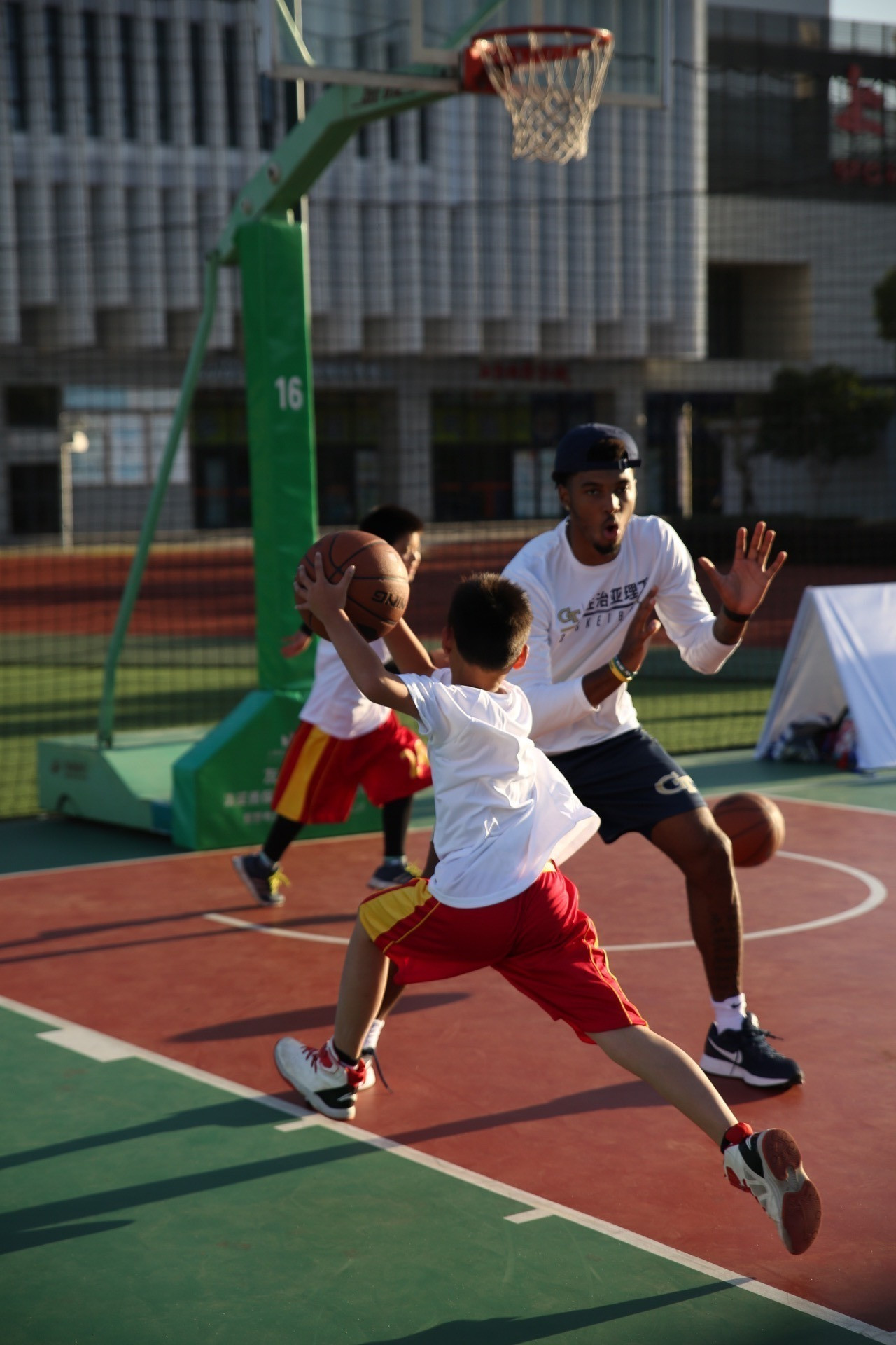 Shembari Phillips at the Yao Youth Clinic, Baoshan Arena, November 9, 2017