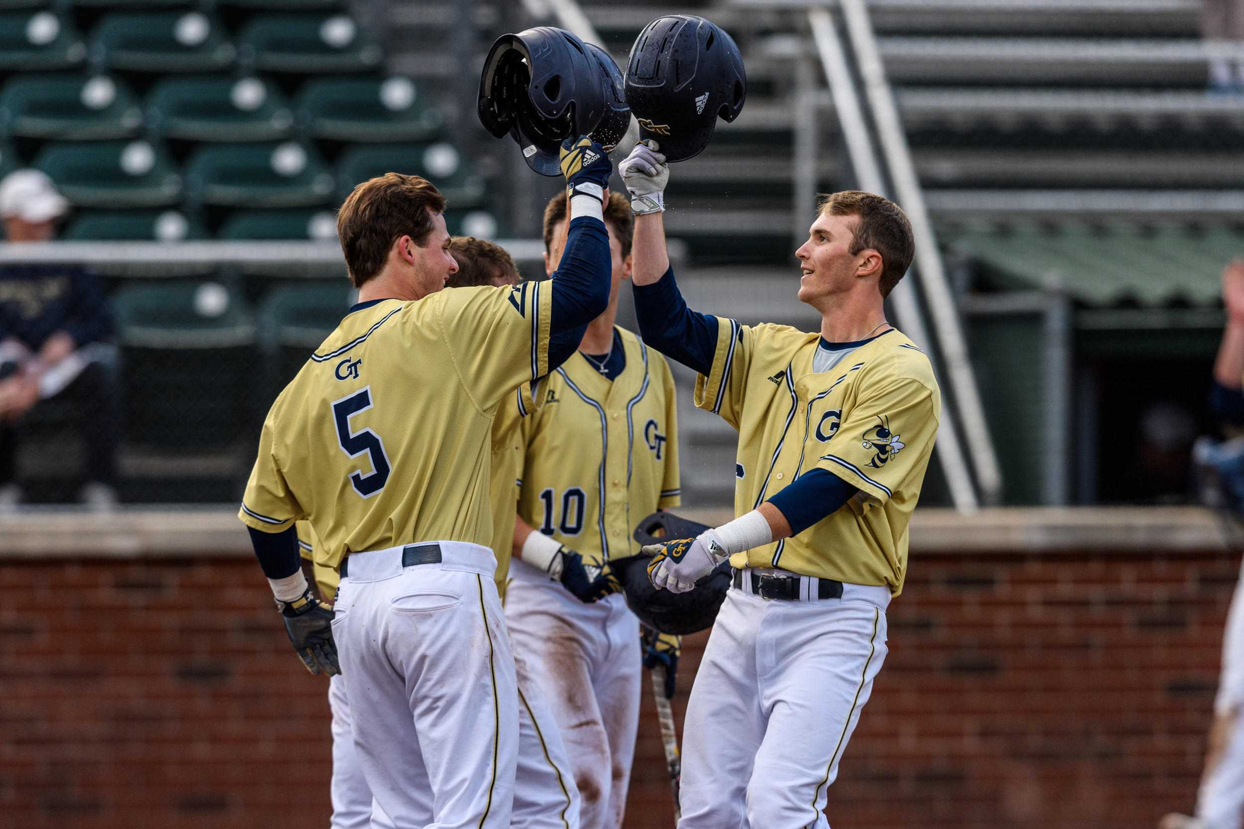 Michael Guldberg (6), Colin Hall (5)