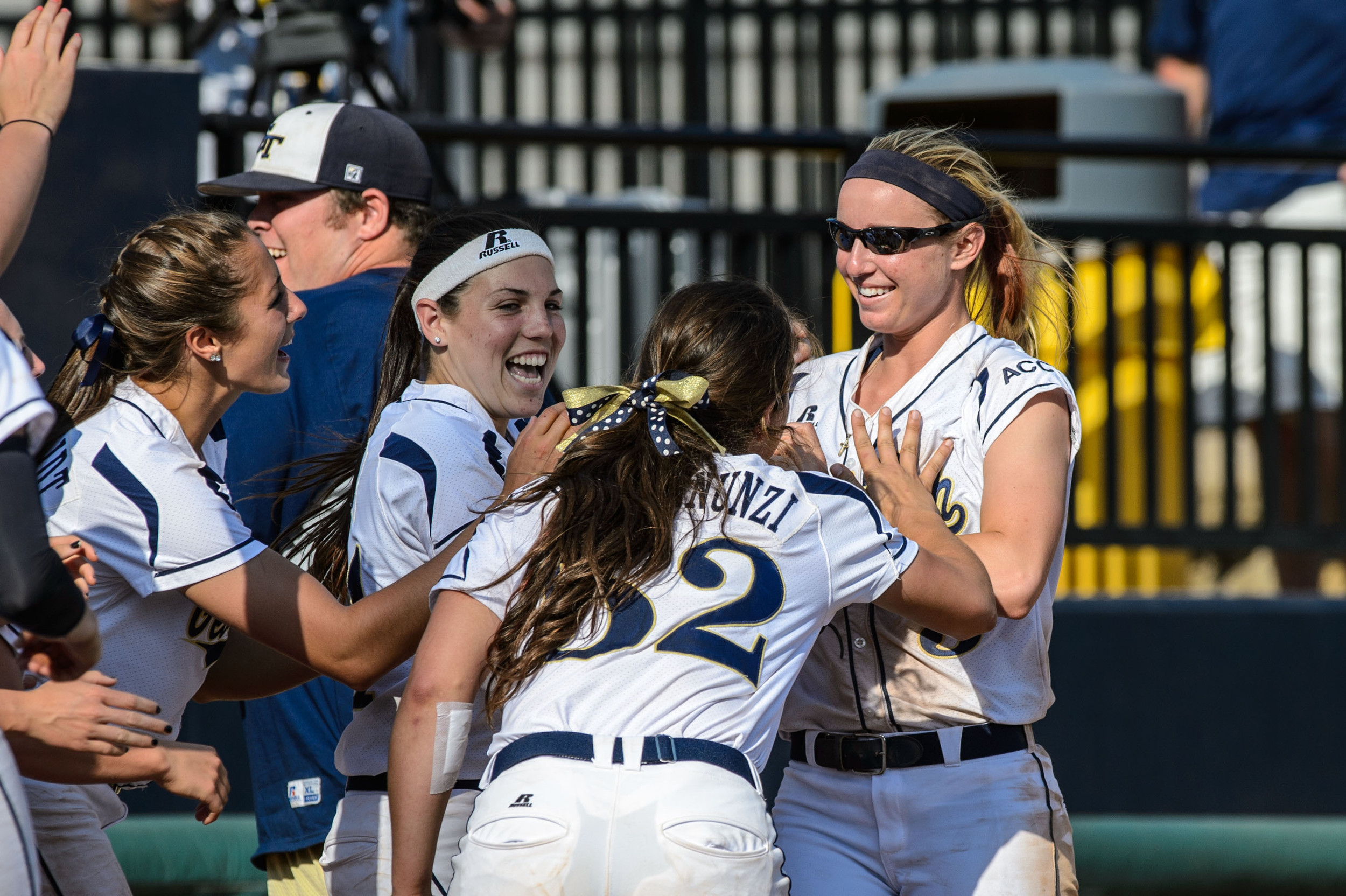 Katie Johnsky (3), Caitlyn Coffey (34), Kylie Kleinschmidt (21), Samantha Pierannunzi (52)