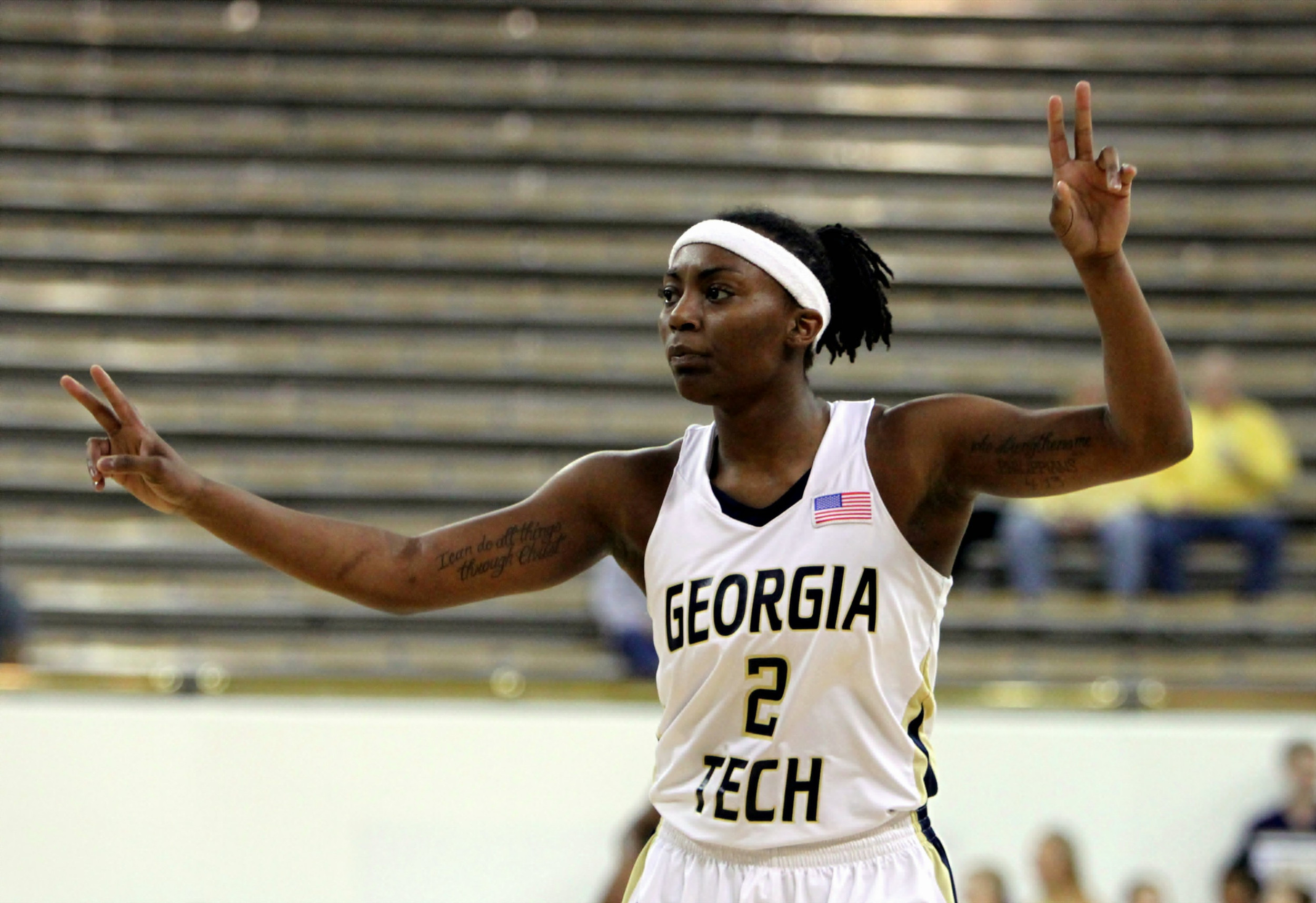 Mo Bennett on defense