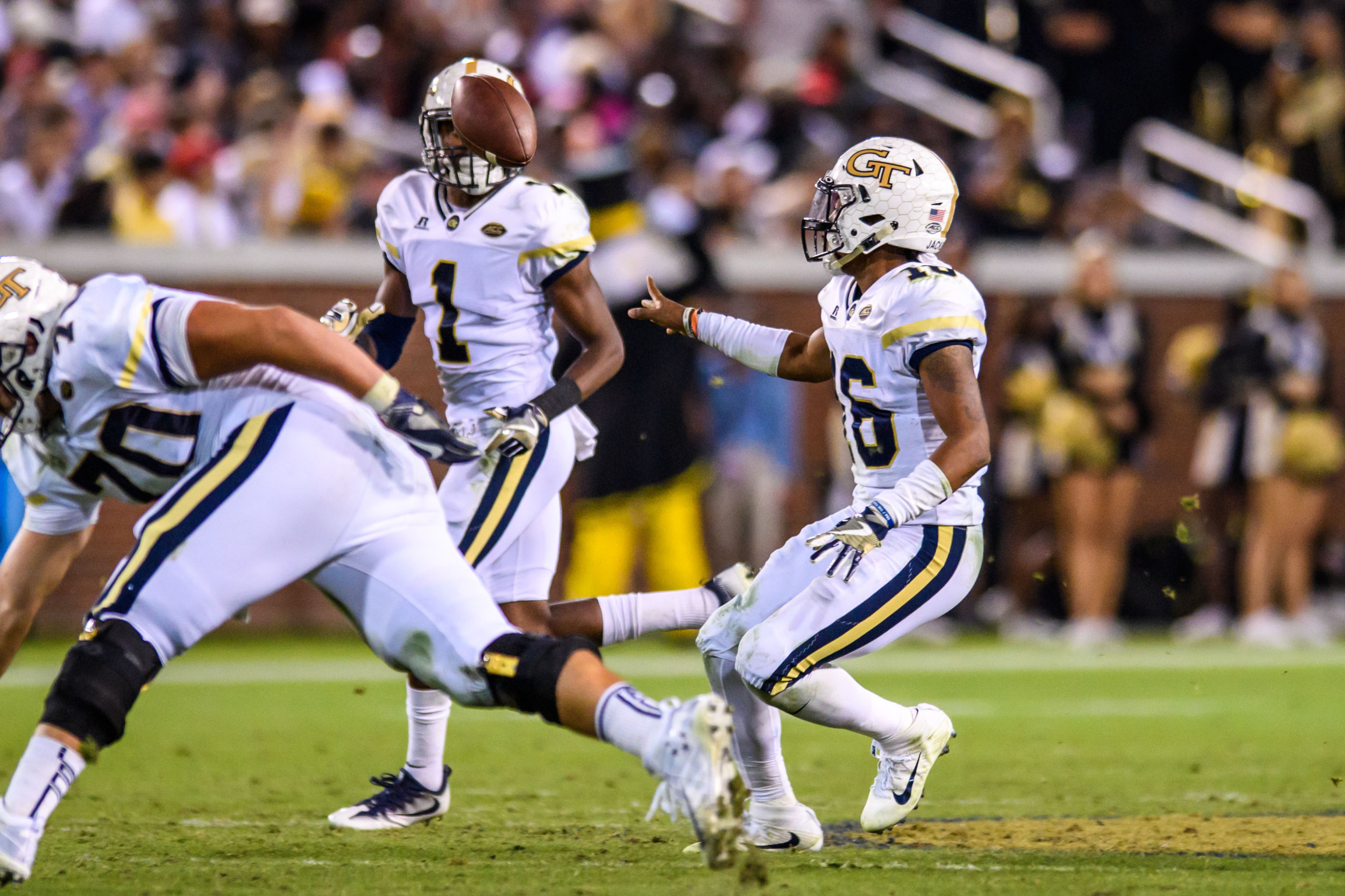 TaQuon Marshall (16), Qua Searcy (1)