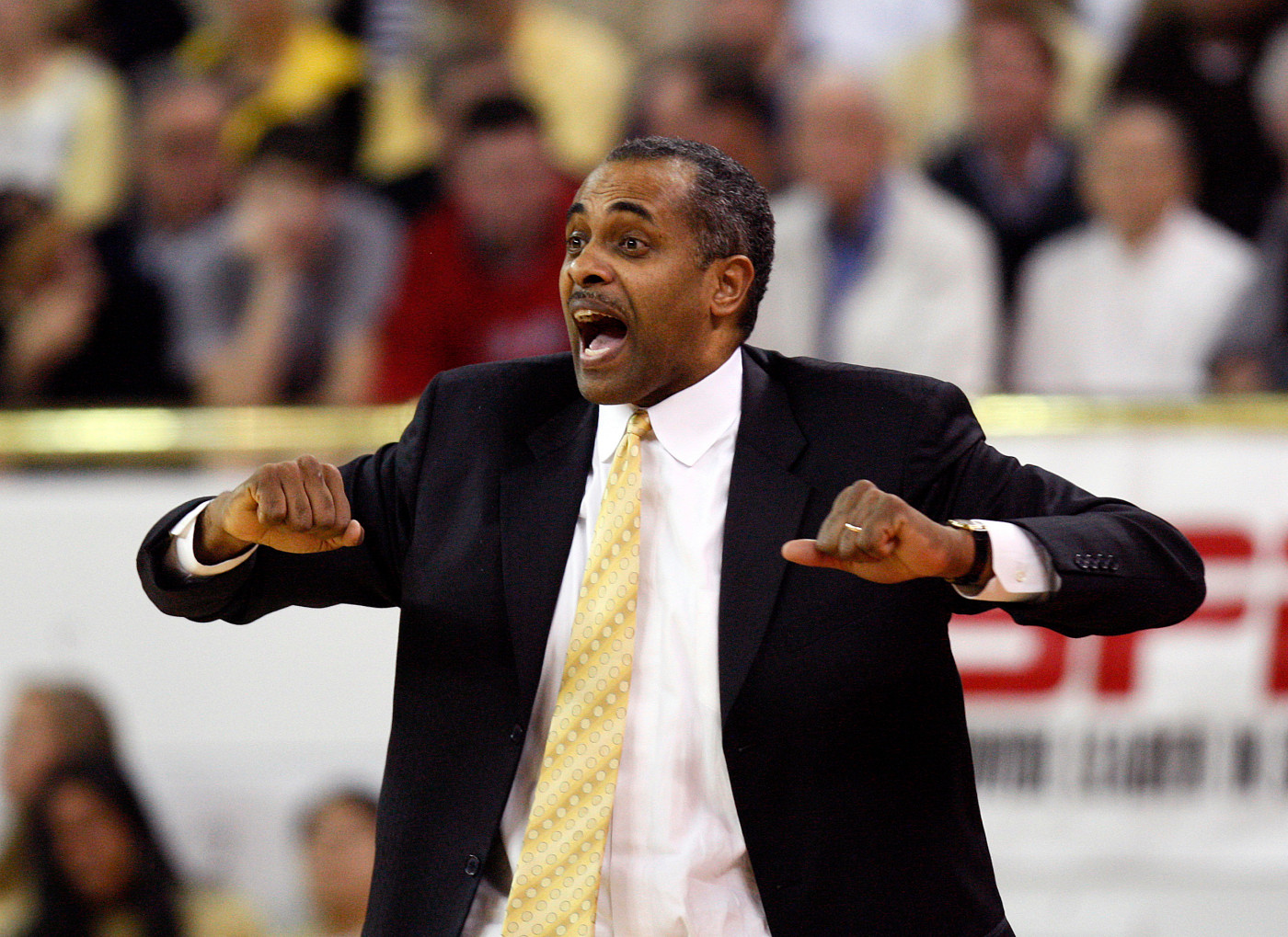 Georgia Tech head coach Paul Hewitt yells to his players in the second half of an NCAA college basketball game against Clemson Tuesday, Jan. 19, 2010 in Atlanta. (AP Photo/John Bazemore)