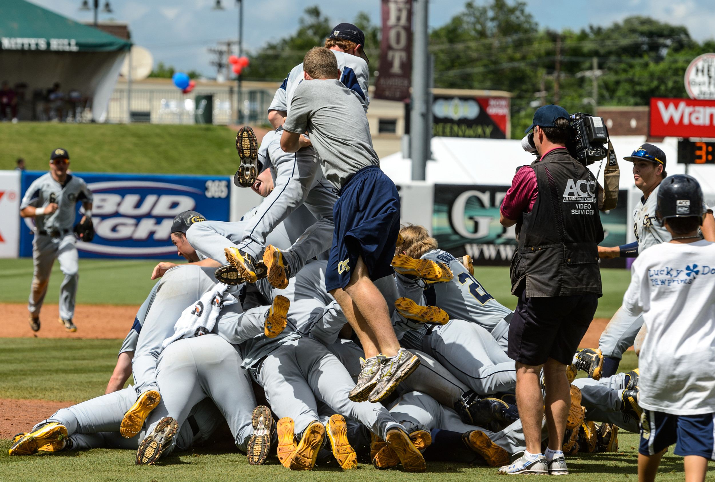 The Yellow Jackets win!