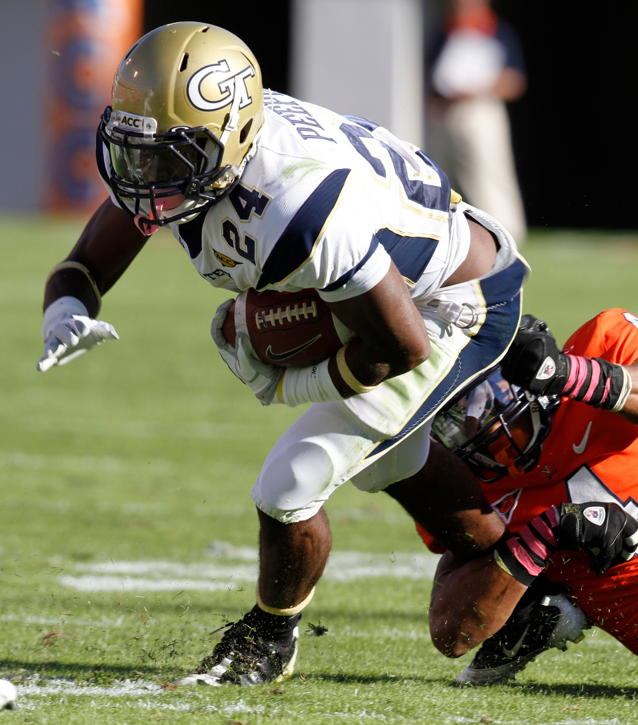 Georgia Tech runningback Embry Peeples runs for yardage during the first half. (AP Photo/Steve Helber)