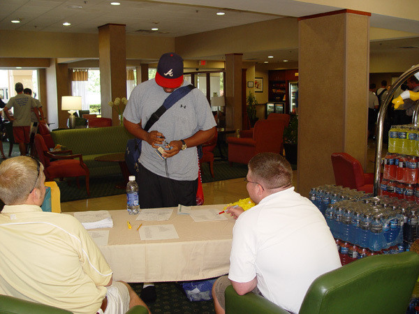 Players arrive for the start of fall camp (July 22, 2008)