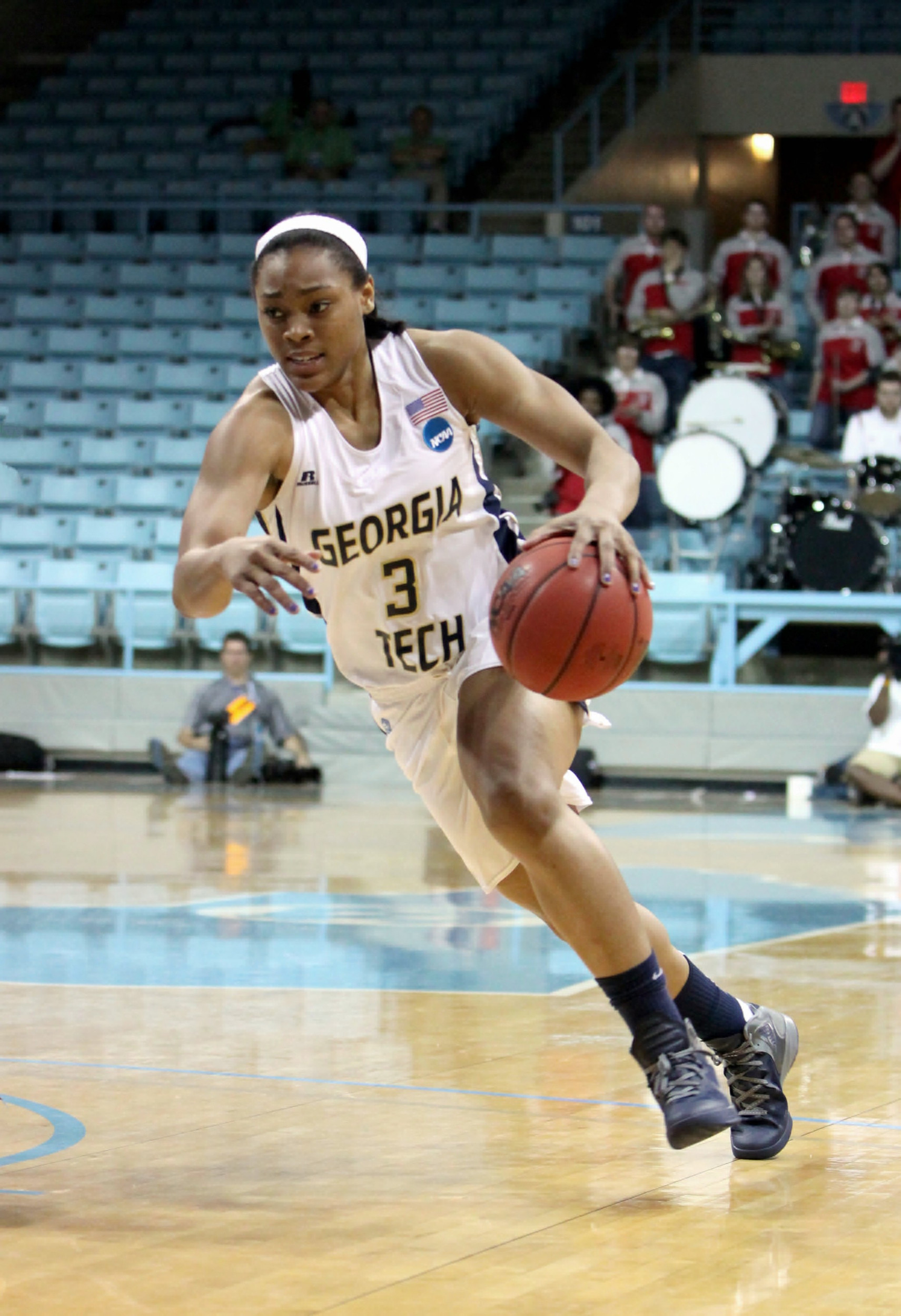 Sharena Taylor drives against Sacred Heart in NCAA Tournament First Round.