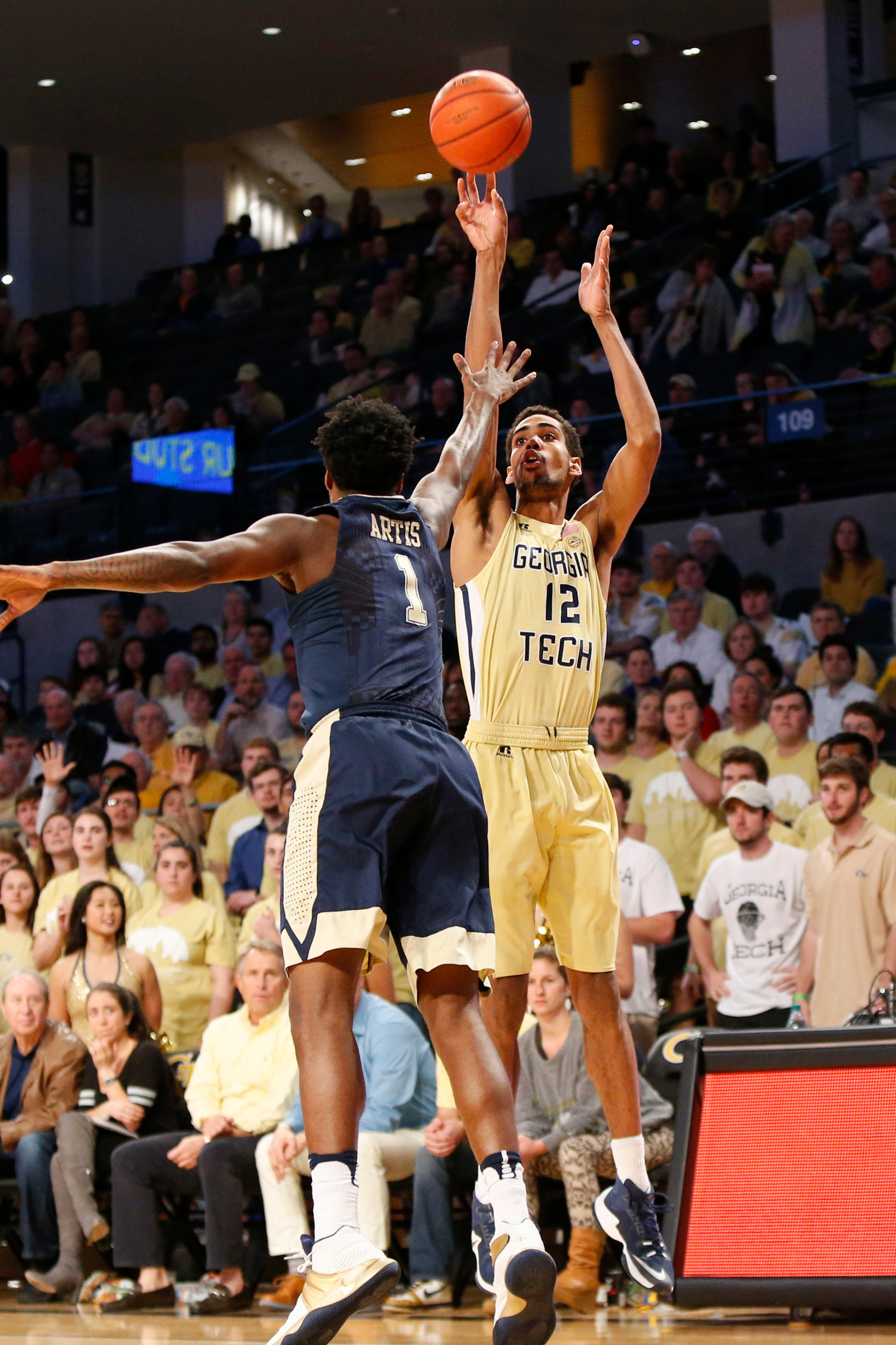 Forward Quinton Stephens shoots the ball against the Pittsburgh Panthers in the first half. Credit: Brett Davis-USA TODAY Sports