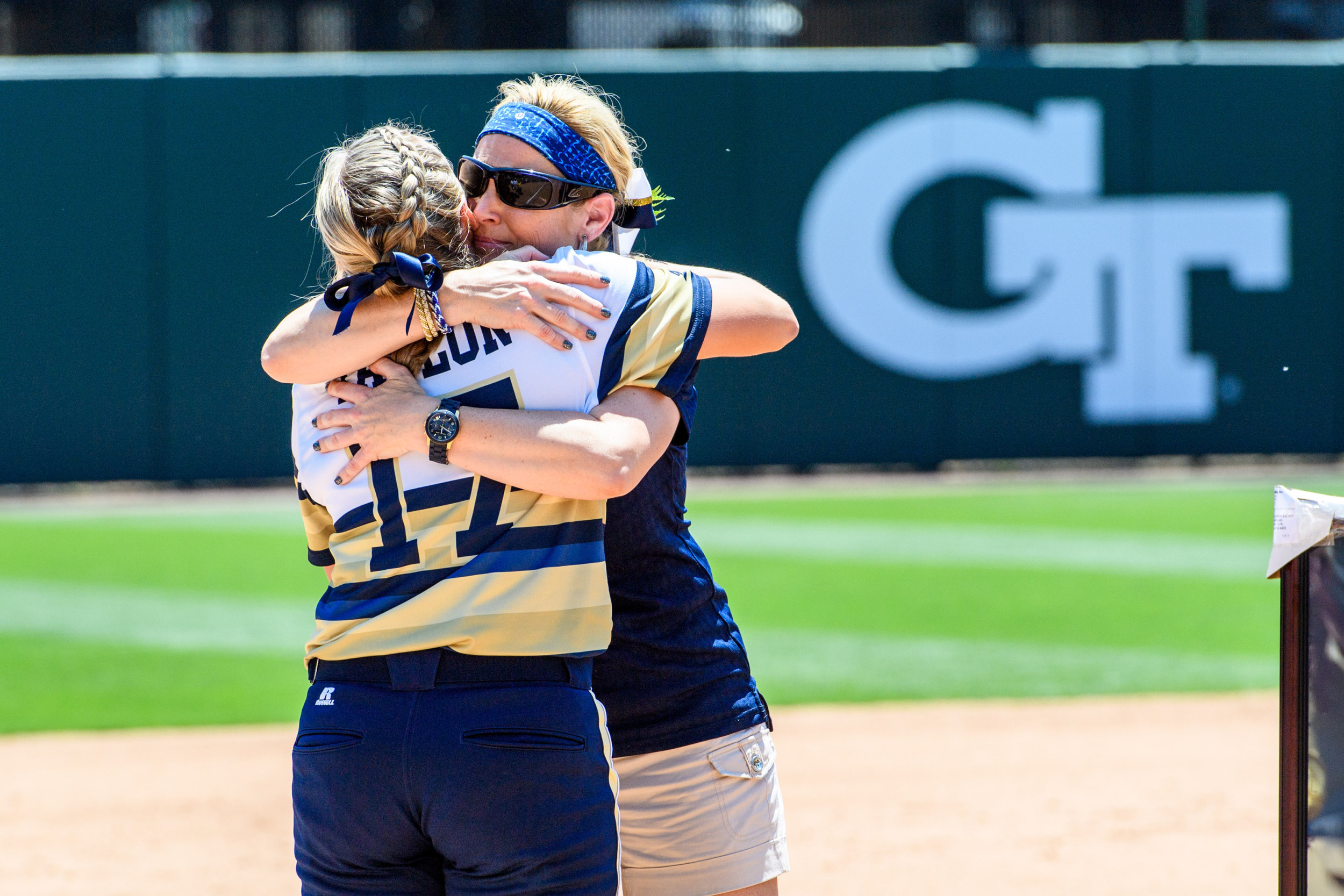 Coach Shelly Hoerner, Morgan Taylor (17)