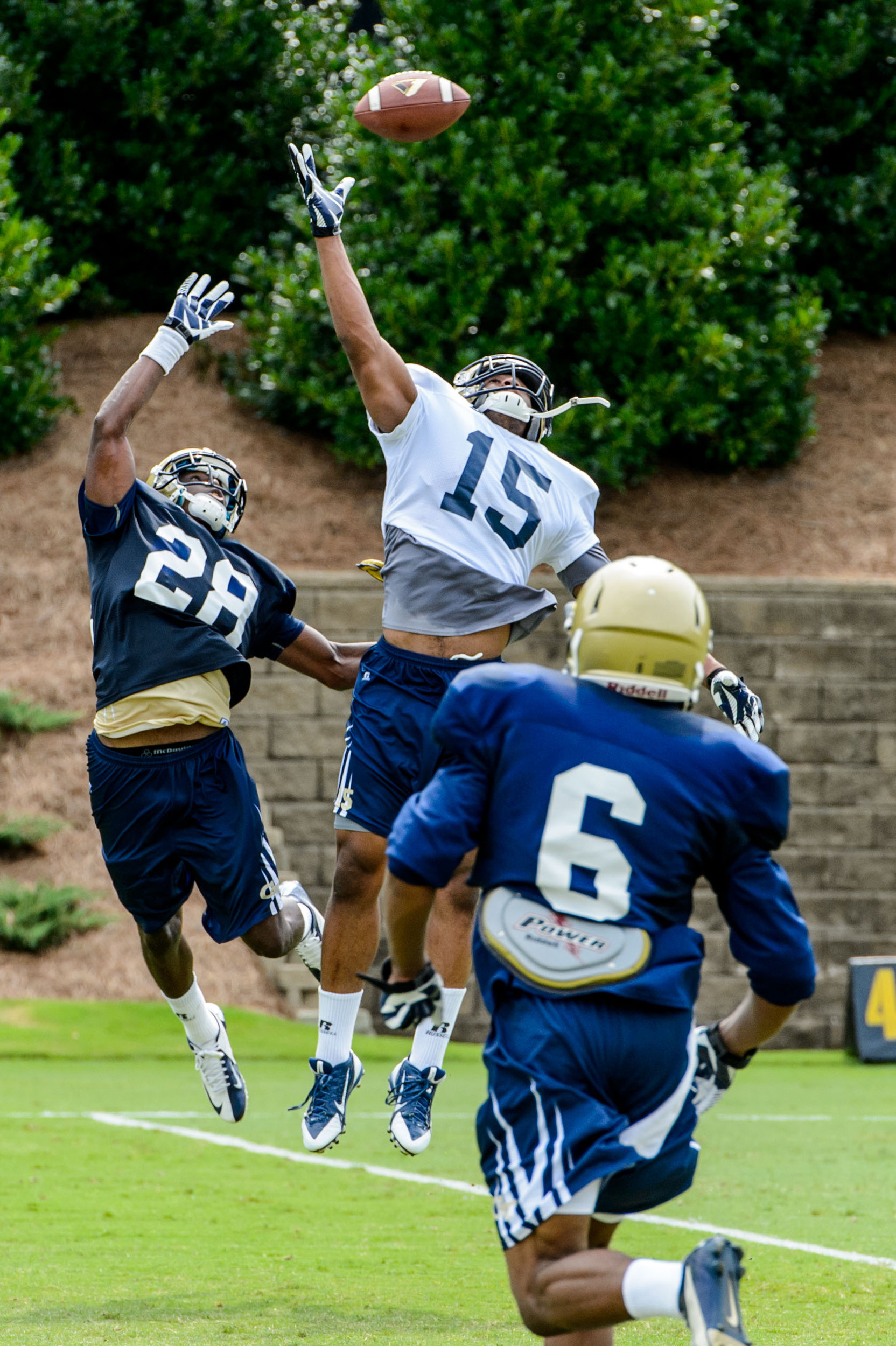 DeAndre Smelter (15), D.J. White (28)