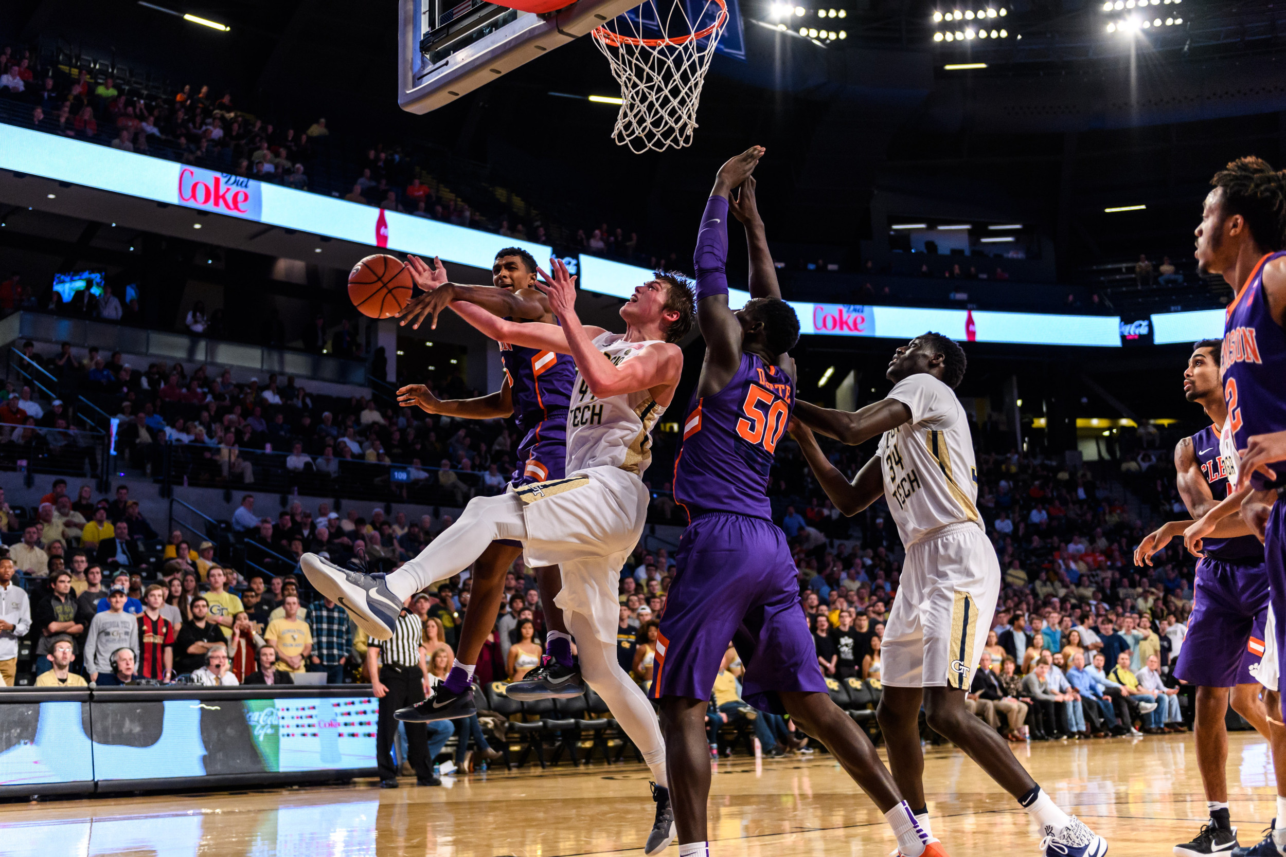 Abdoulaye Gueye (34), Ben Lammers (44)