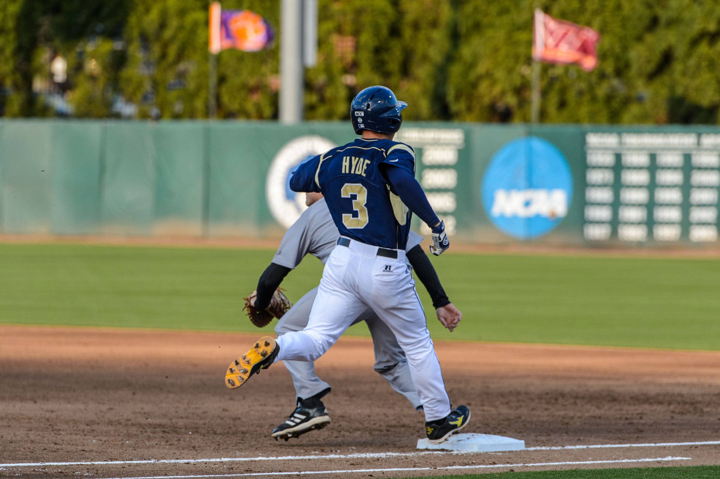 Mott Hyde (3)